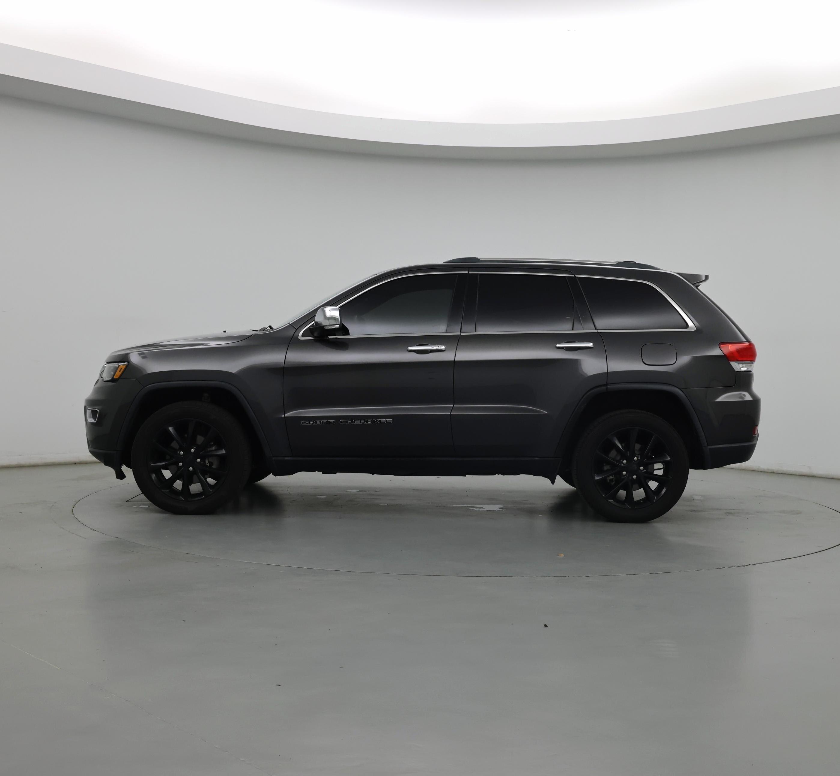 Thumbnail: 2018 Jeep Grand Cherokee - 3