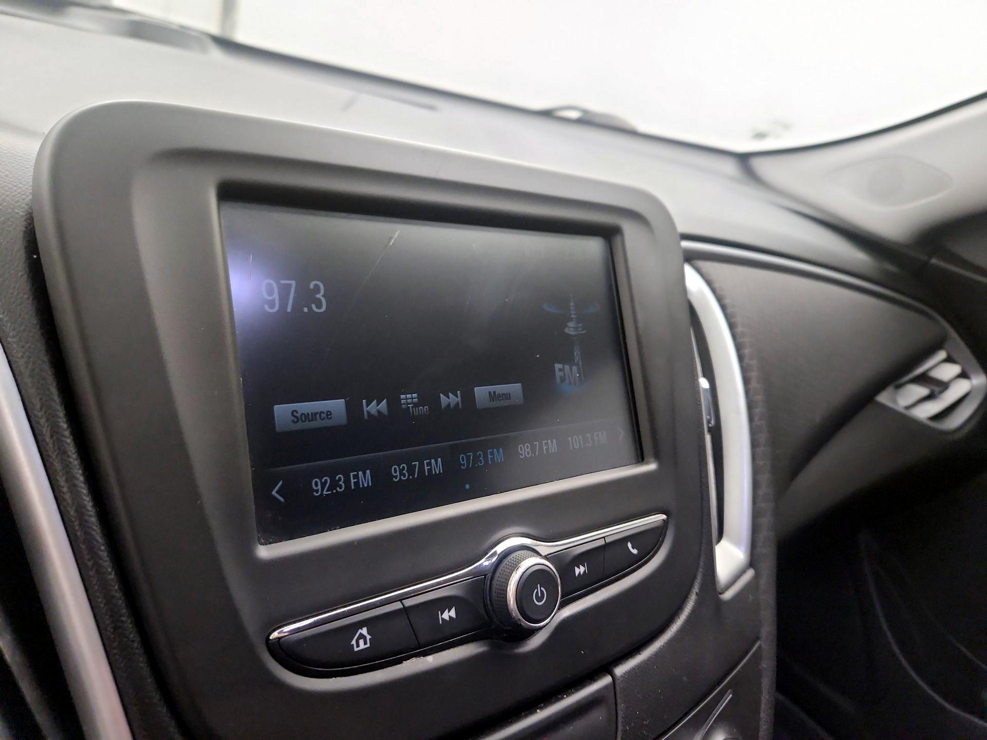 Thumbnail: 2017 Chevrolet Malibu - 15