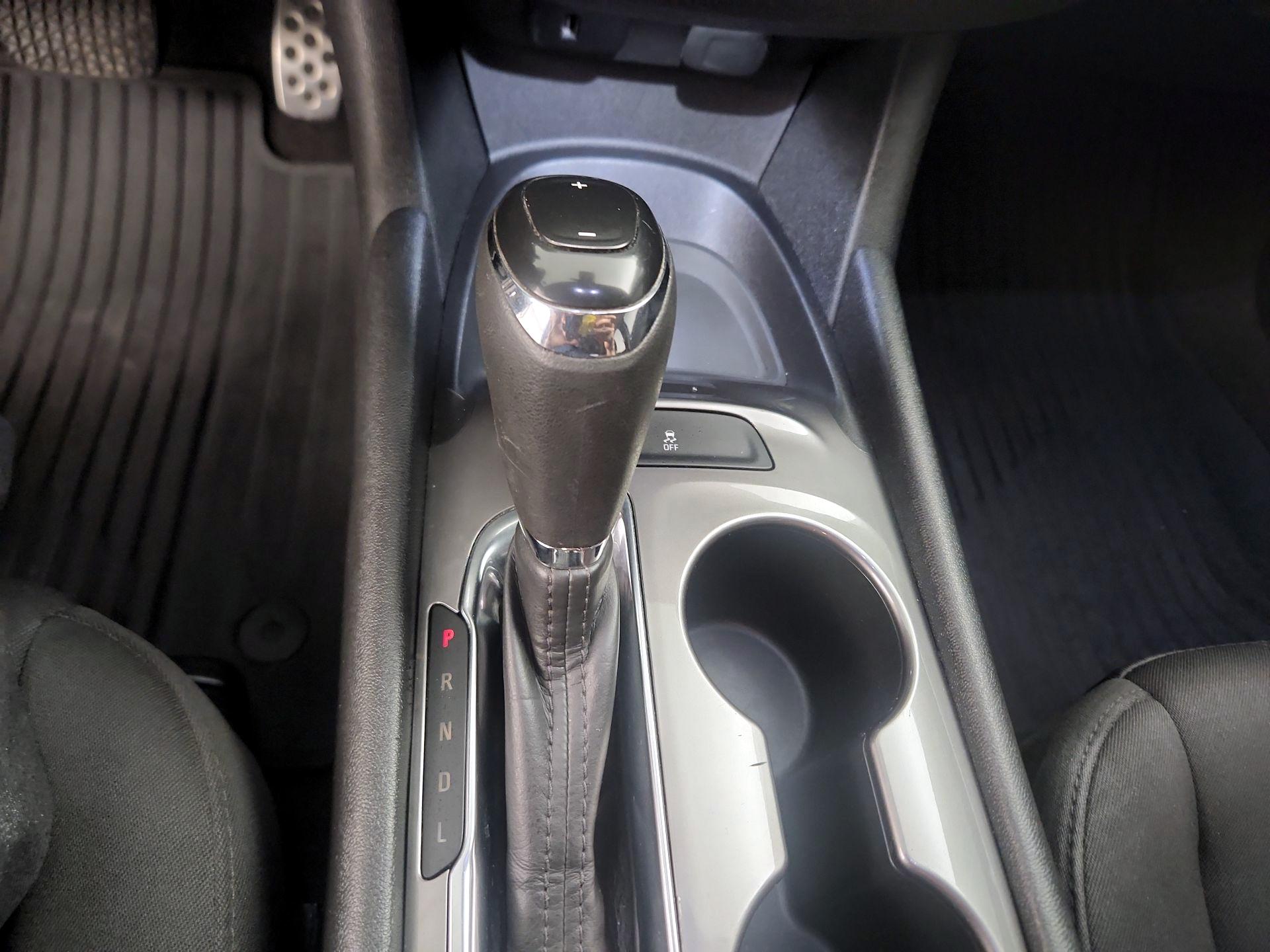 Thumbnail: 2017 Chevrolet Malibu - 17