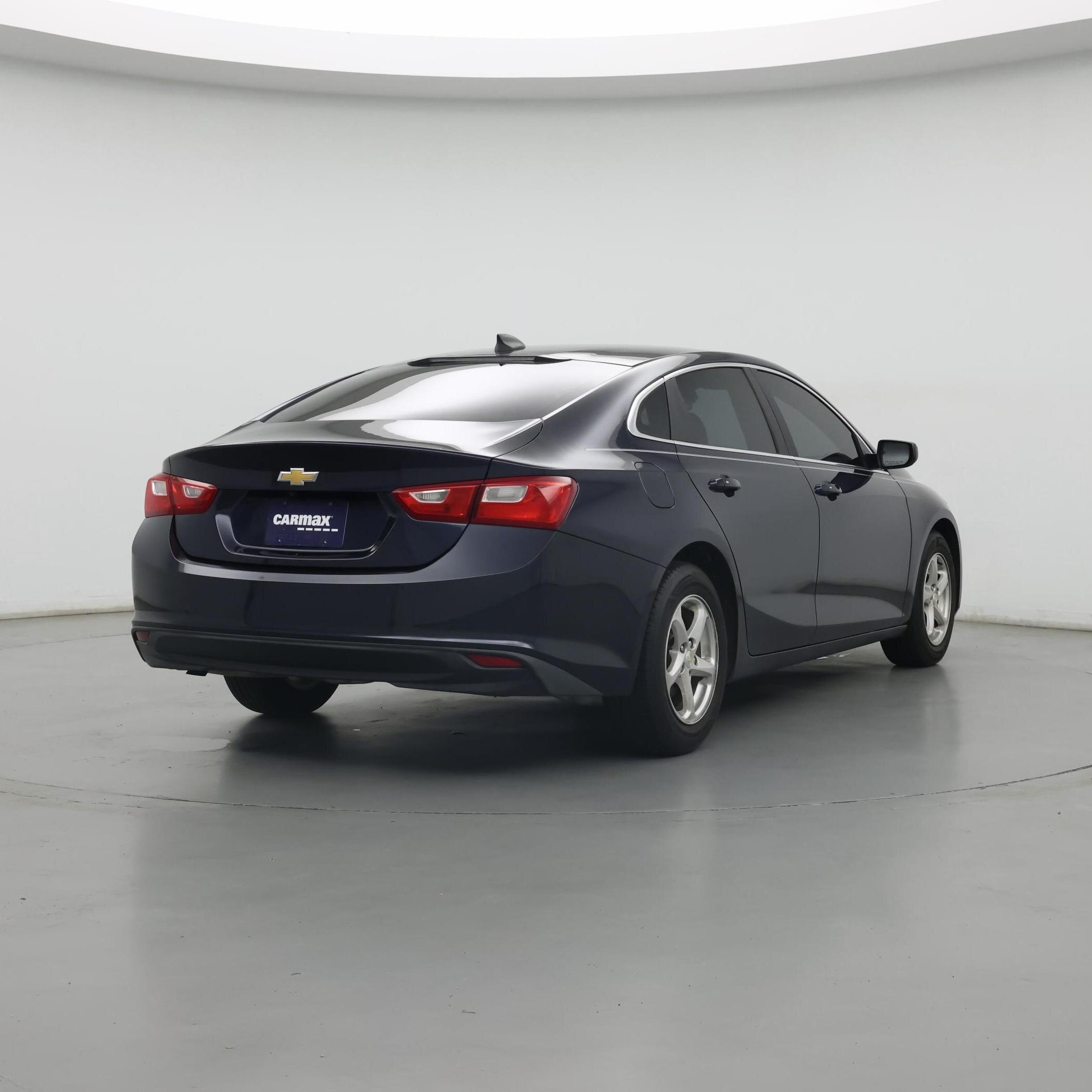 Thumbnail: 2017 Chevrolet Malibu - 8