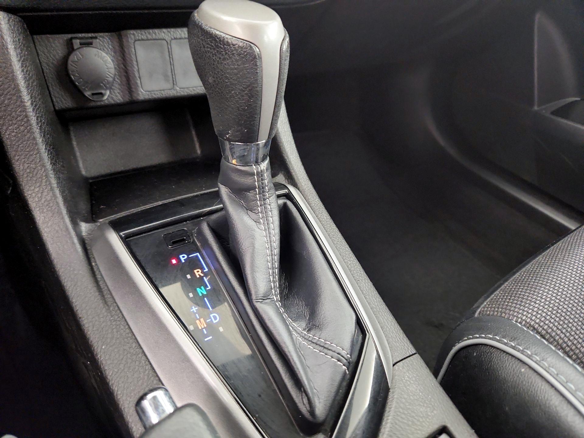 Thumbnail: 2016 Toyota Corolla - 17