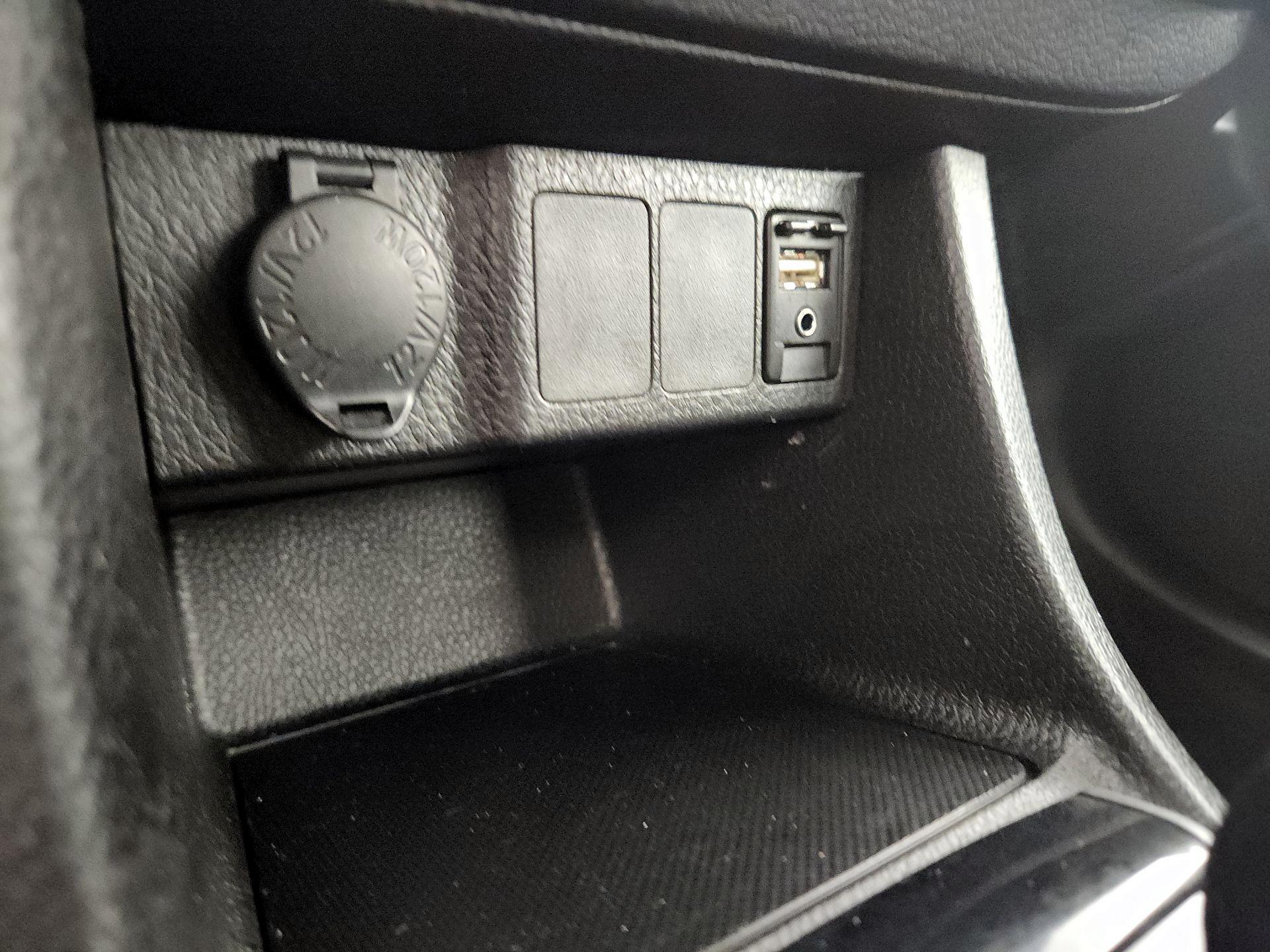 Thumbnail: 2016 Toyota Corolla - 18