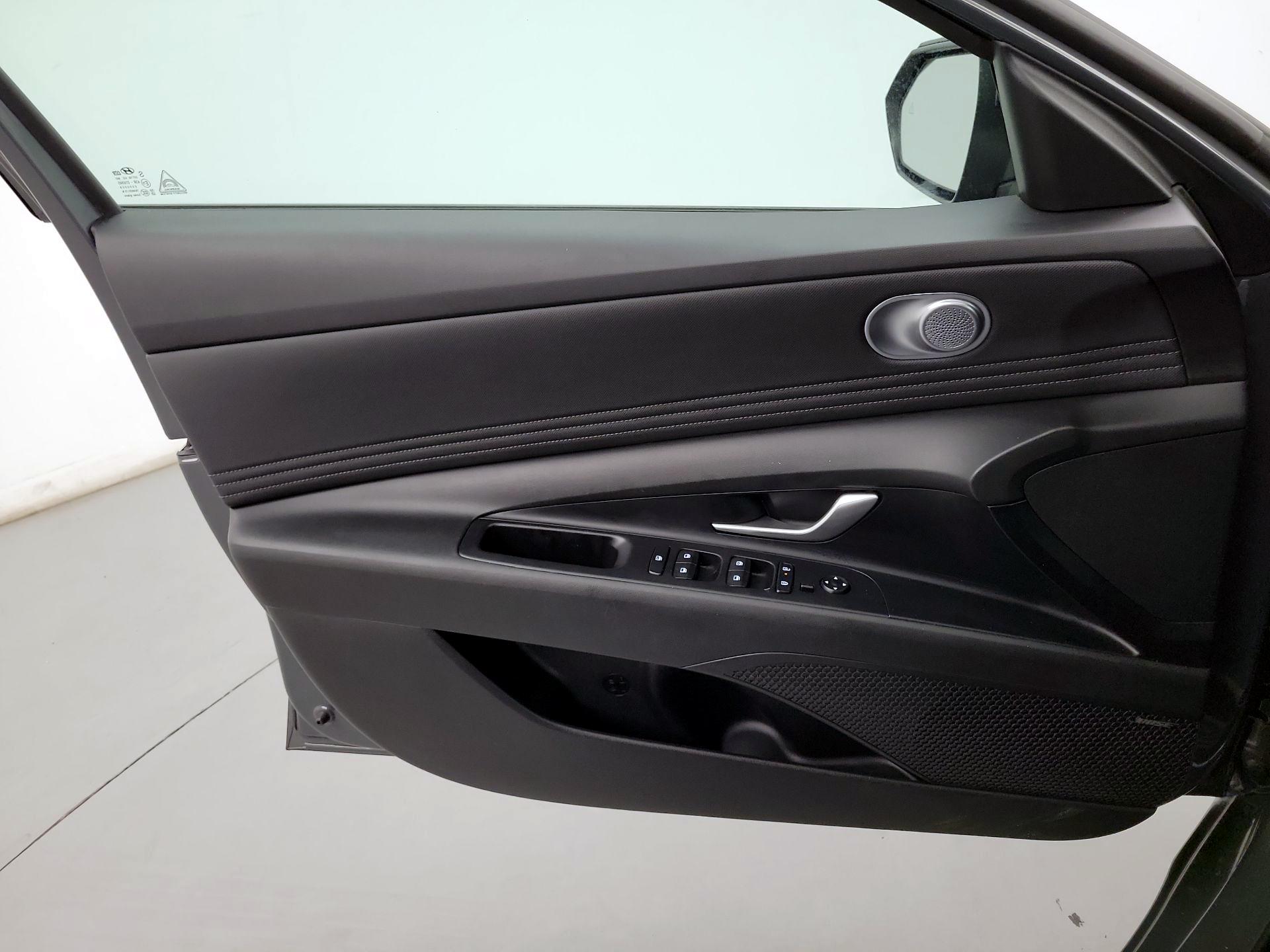 Thumbnail: 2024 Hyundai Elantra - 10