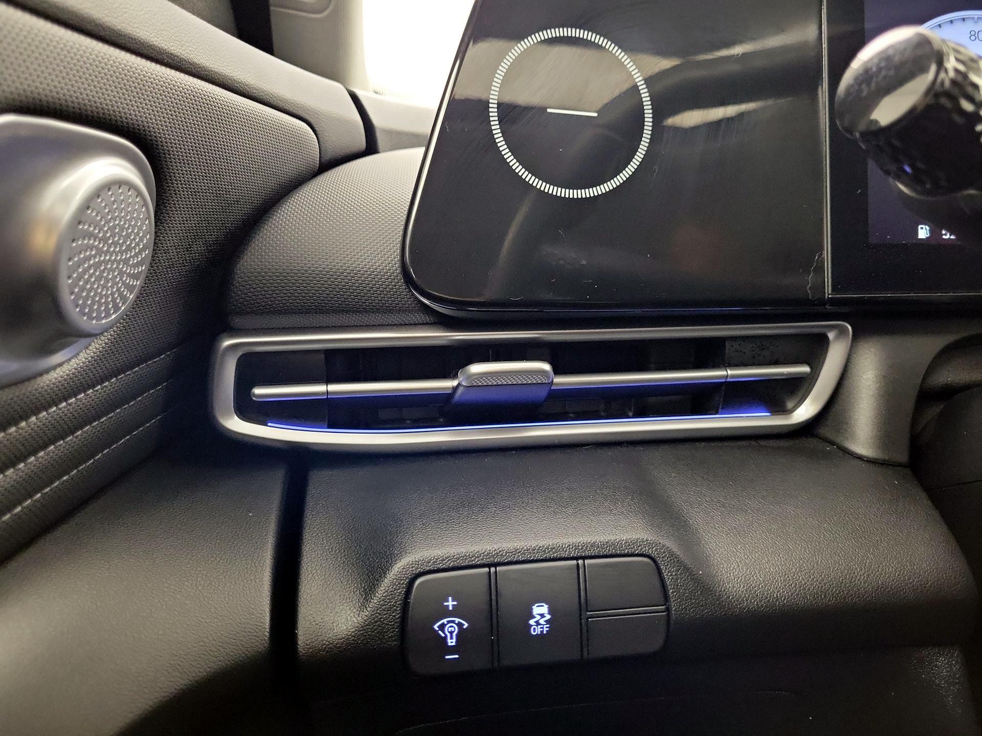 Thumbnail: 2024 Hyundai Elantra - 11