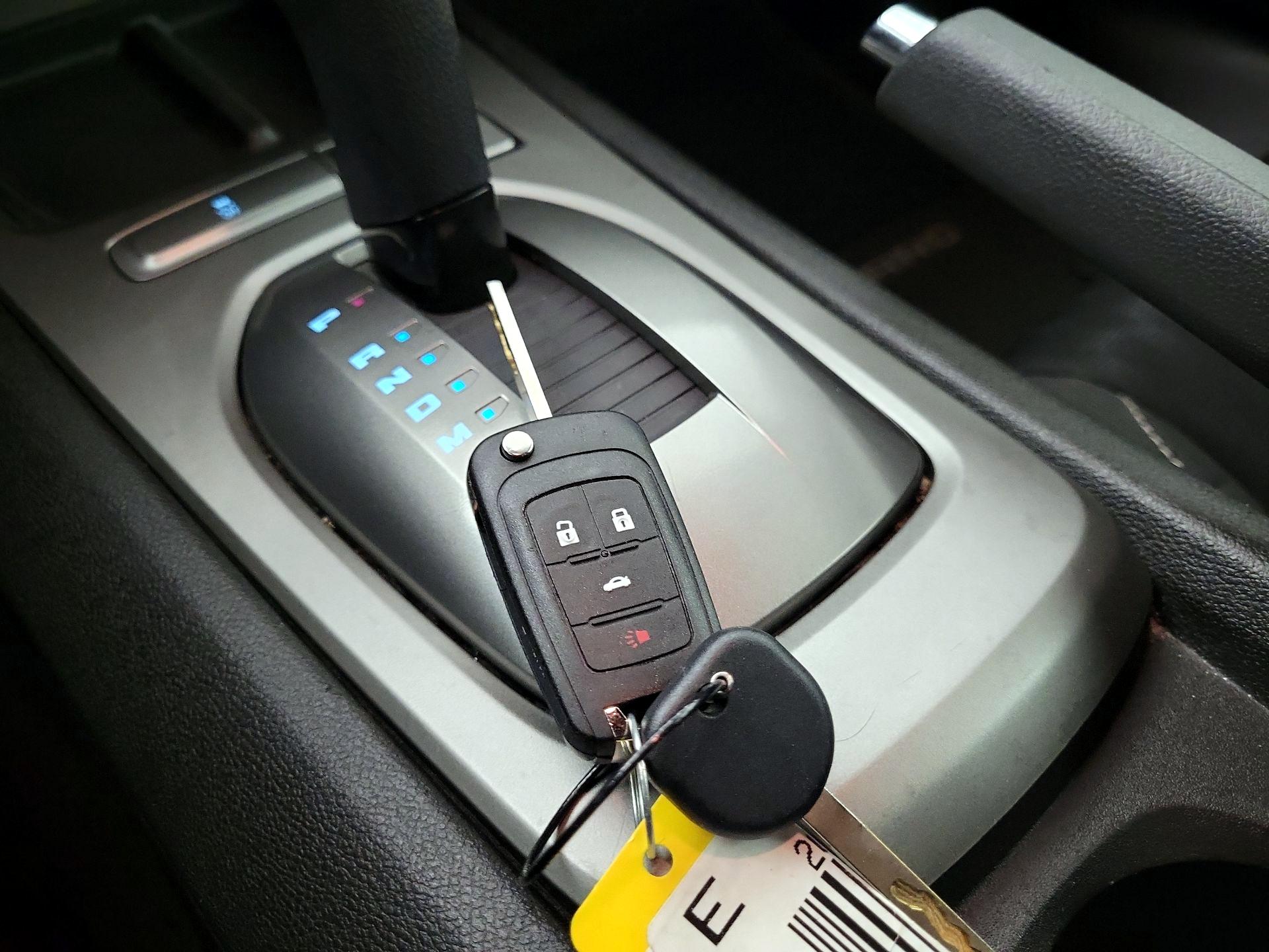 Thumbnail: 2015 Chevrolet Camaro - 18