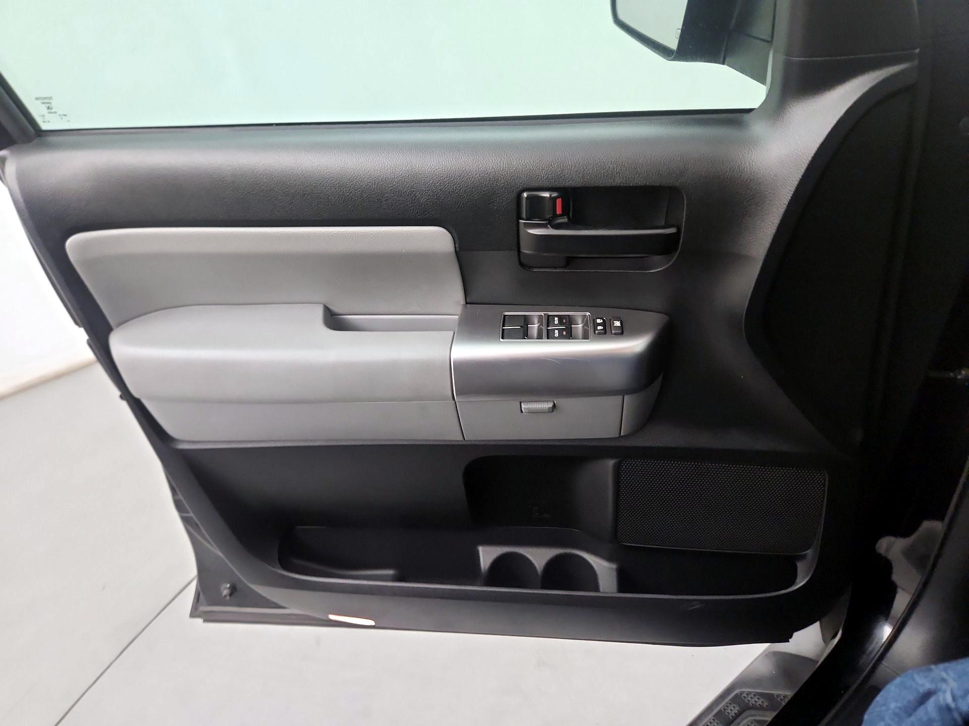 Thumbnail: 2019 Toyota Sequoia - 10