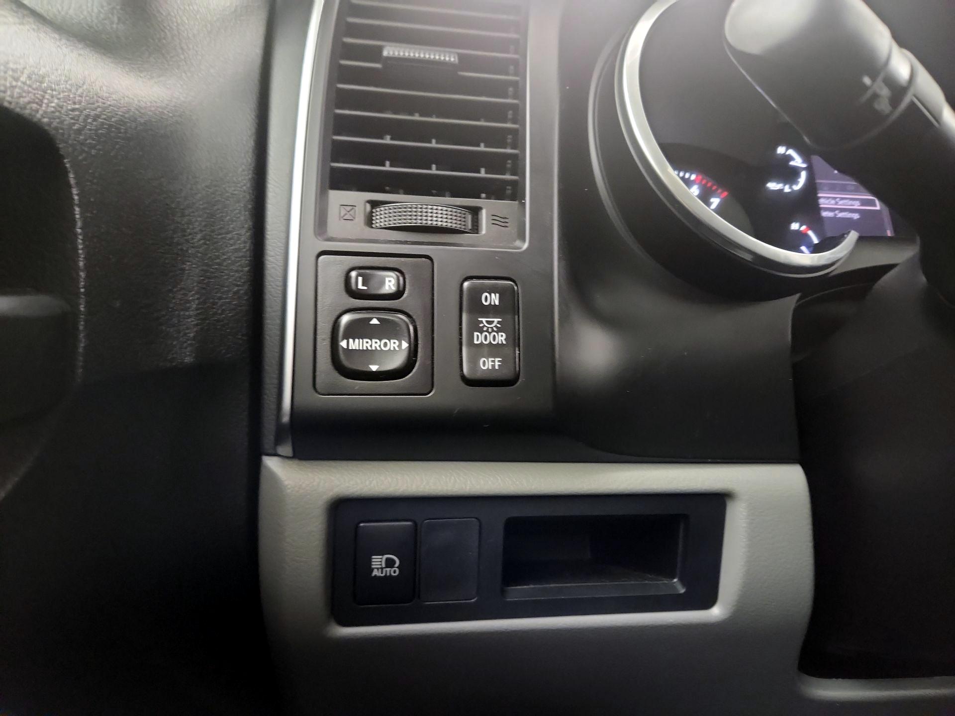 Thumbnail: 2019 Toyota Sequoia - 11