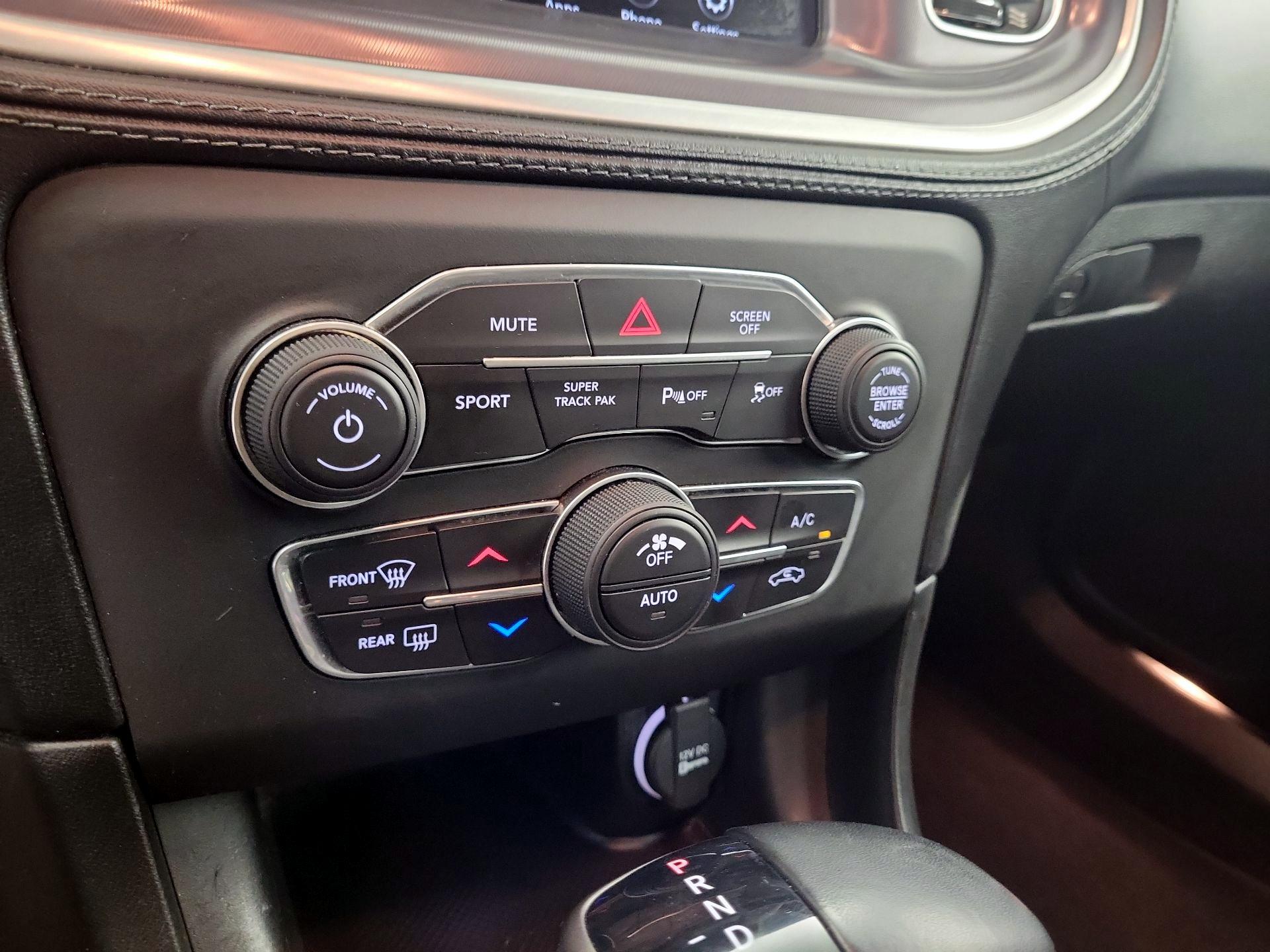 Thumbnail: 2020 Dodge Charger - 16