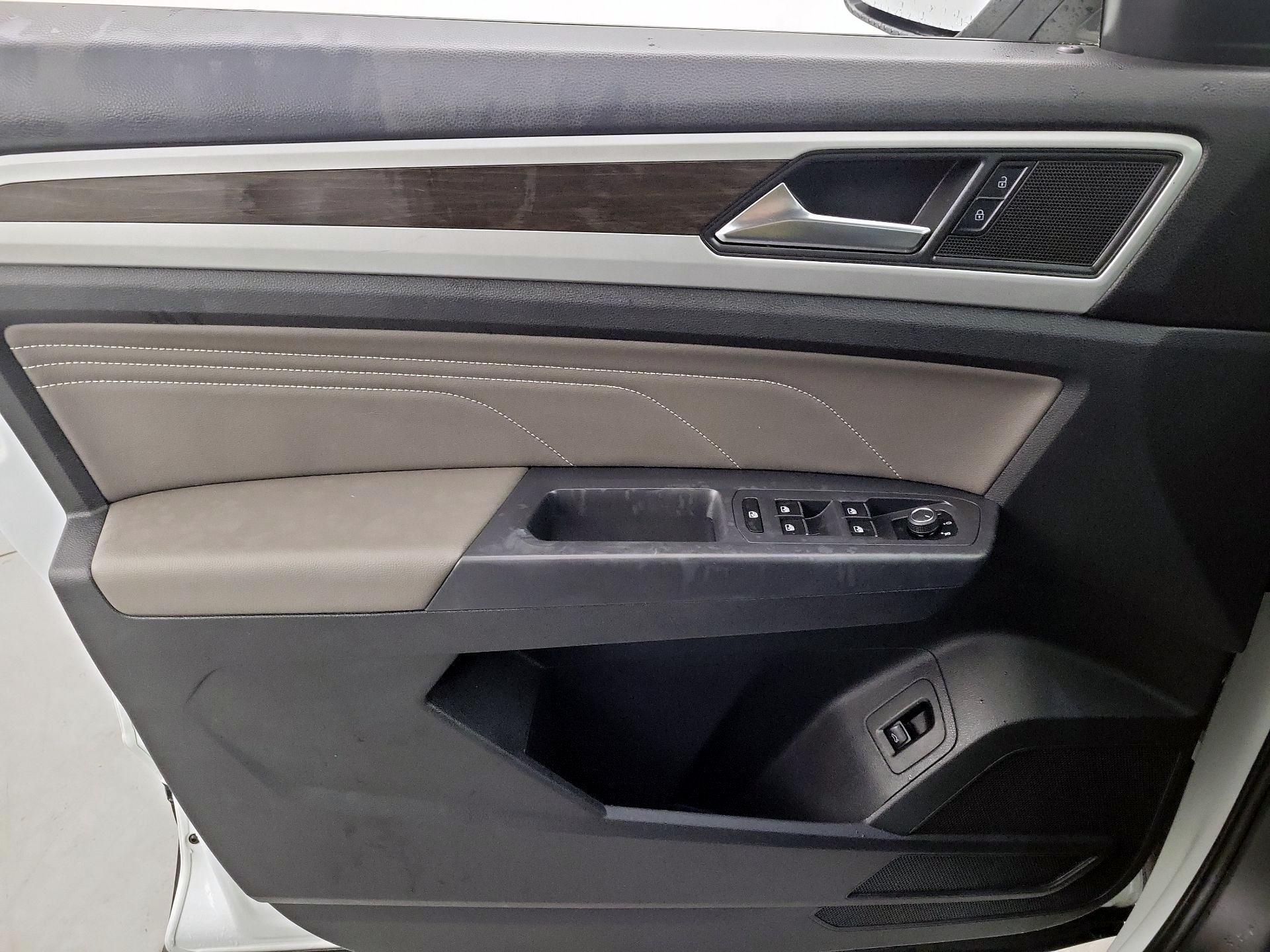 Thumbnail: 2021 Volkswagen Atlas - 12