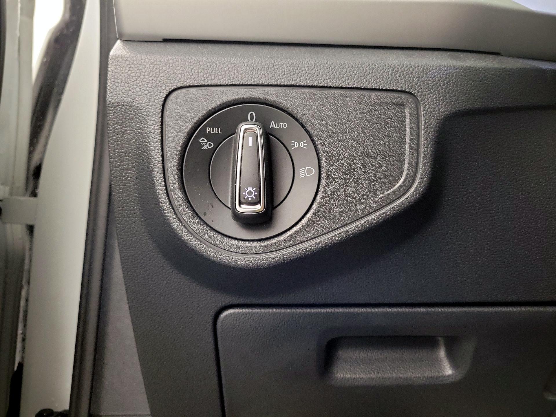 Thumbnail: 2021 Volkswagen Atlas - 13