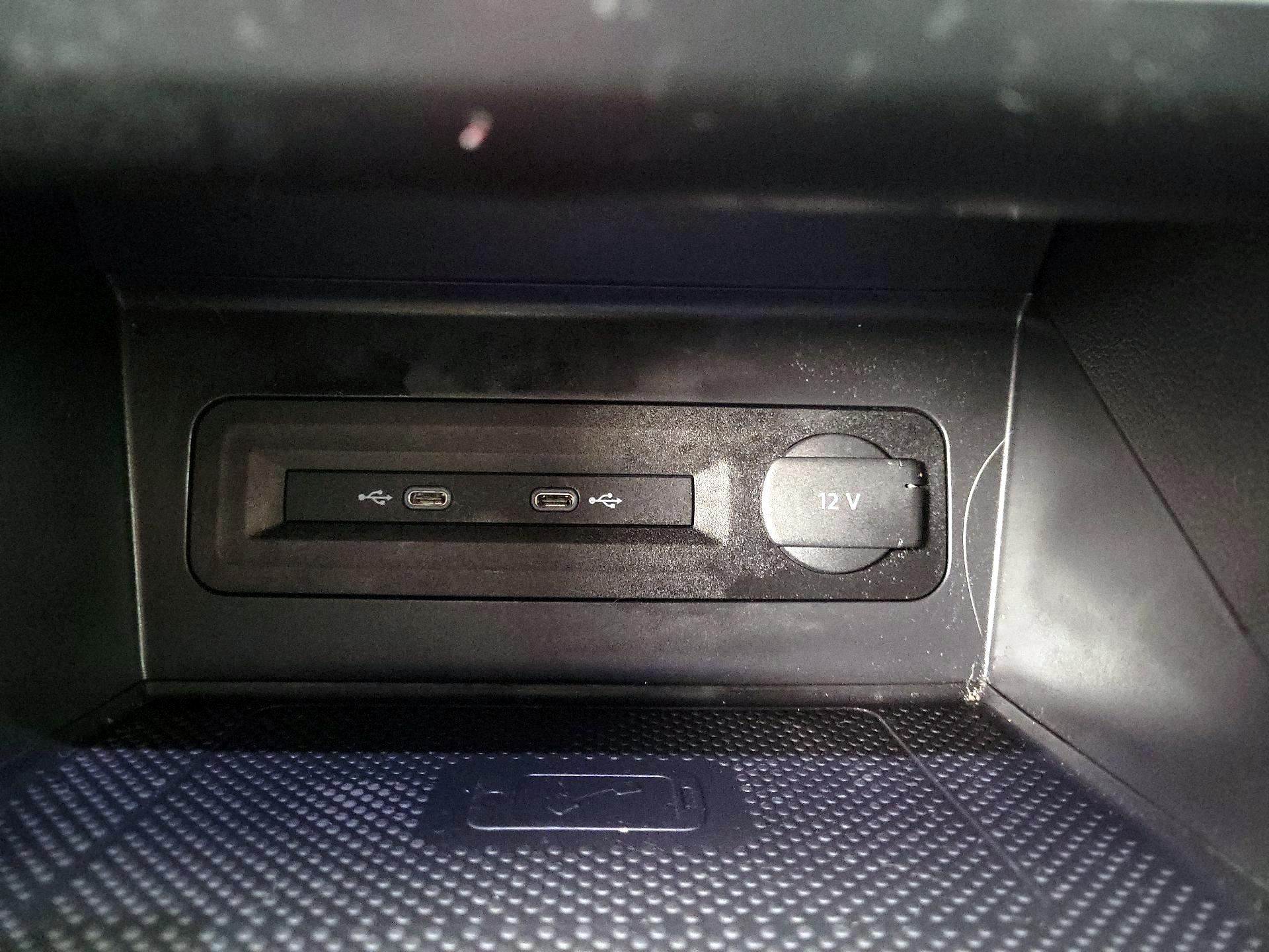 Thumbnail: 2021 Volkswagen Atlas - 18