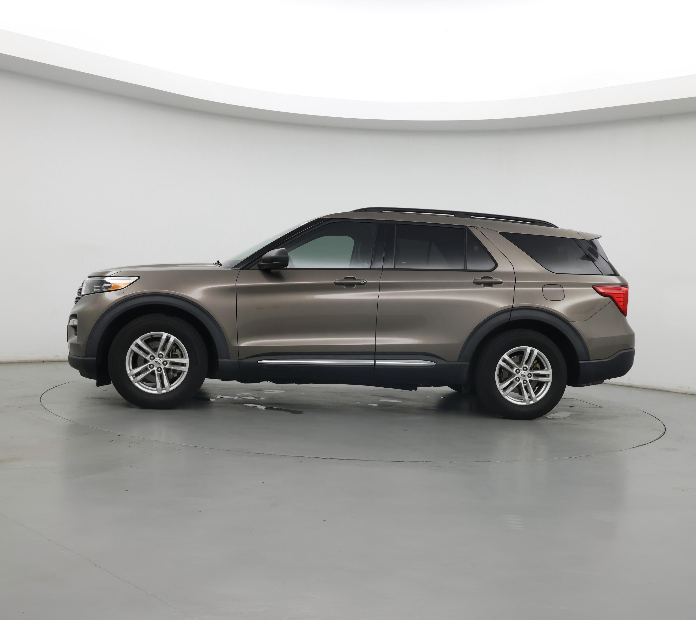 Thumbnail: 2021 Ford Explorer - 3