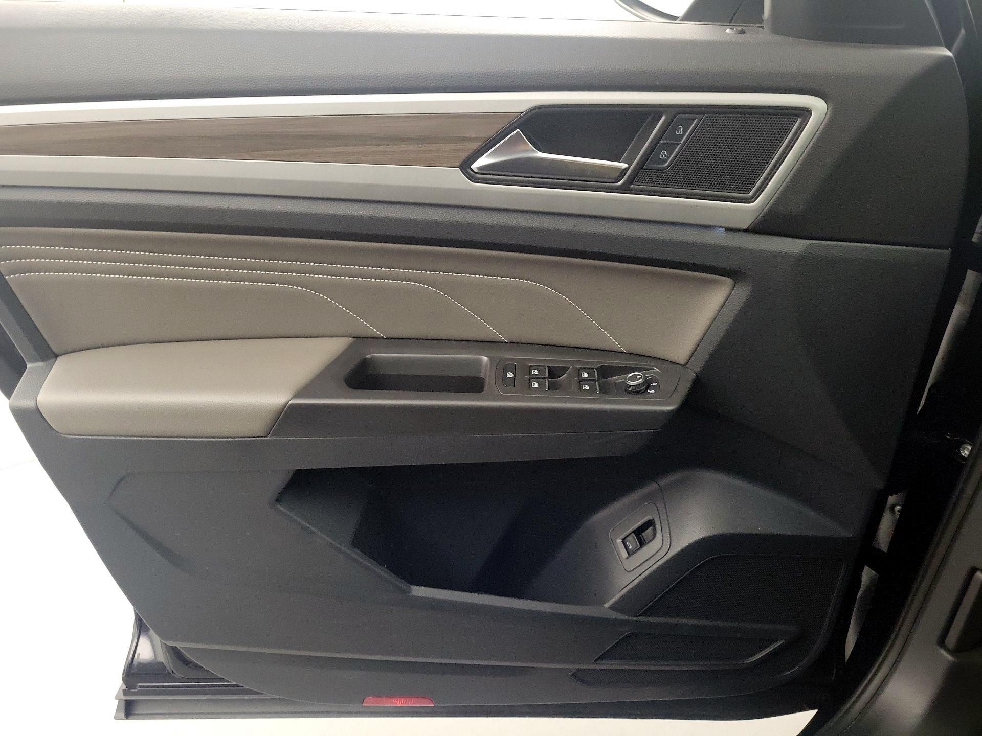 Thumbnail: 2022 Volkswagen Atlas - 12