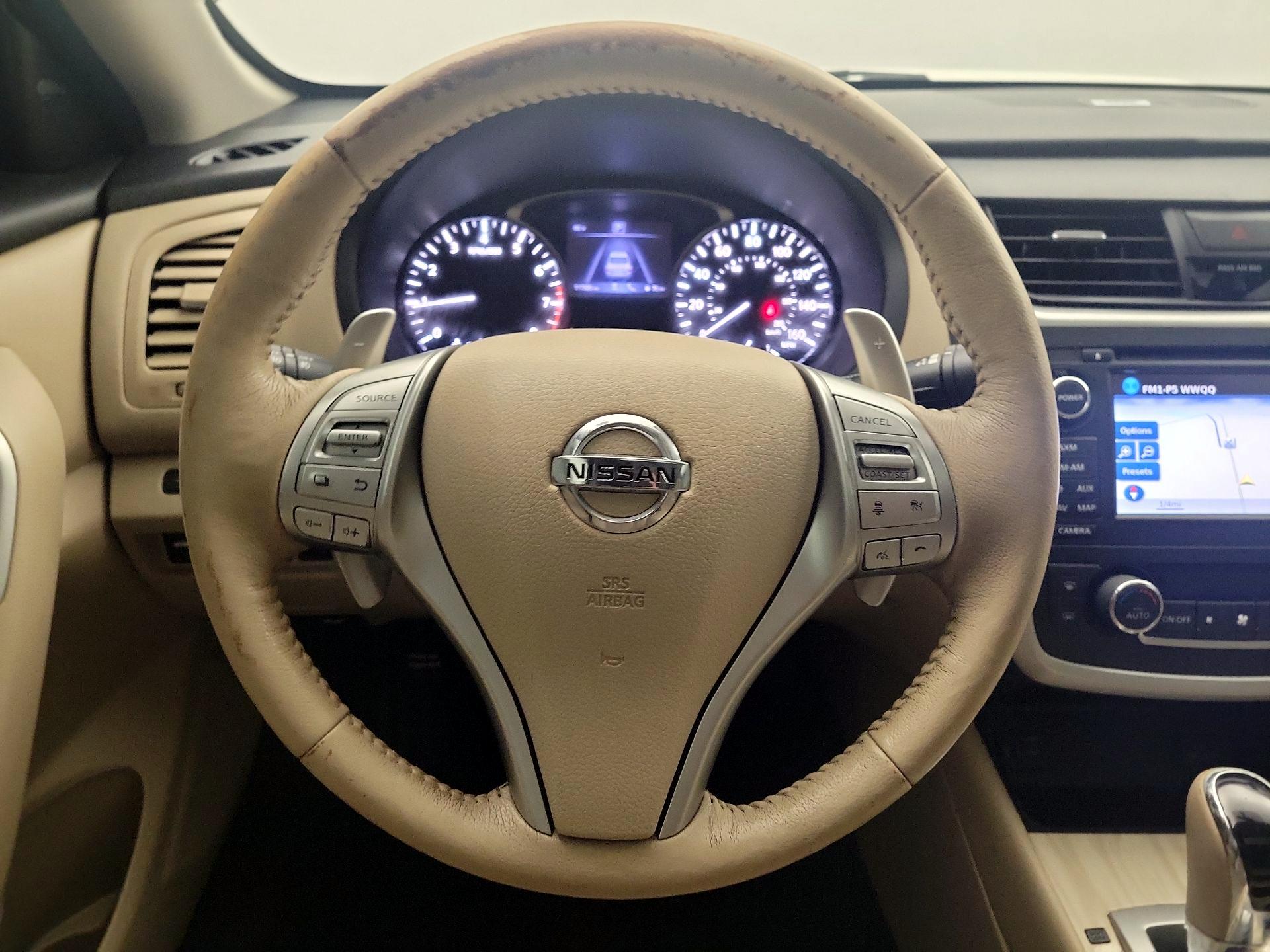 Thumbnail: 2016 Nissan Altima - 10