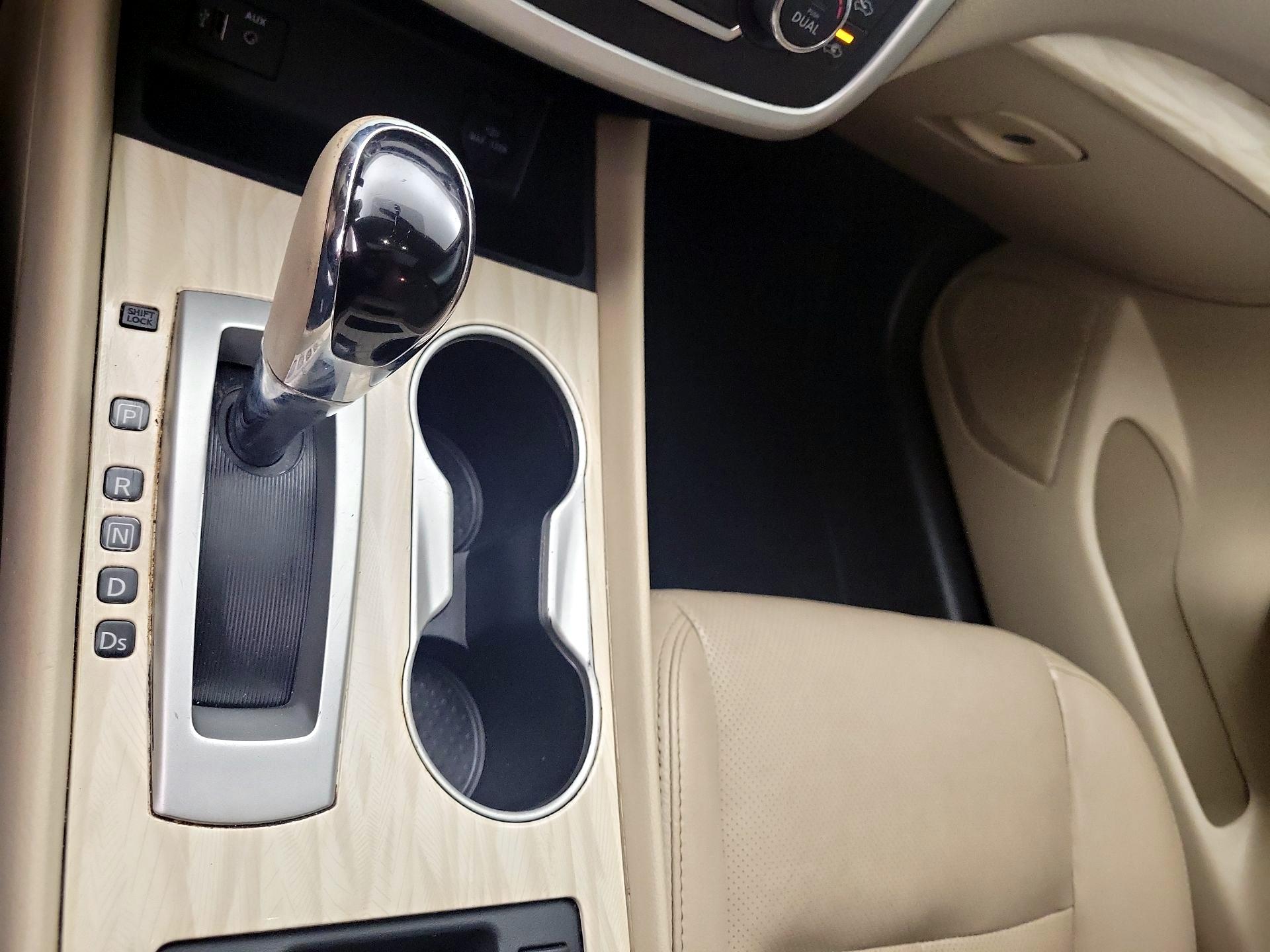 Thumbnail: 2016 Nissan Altima - 18