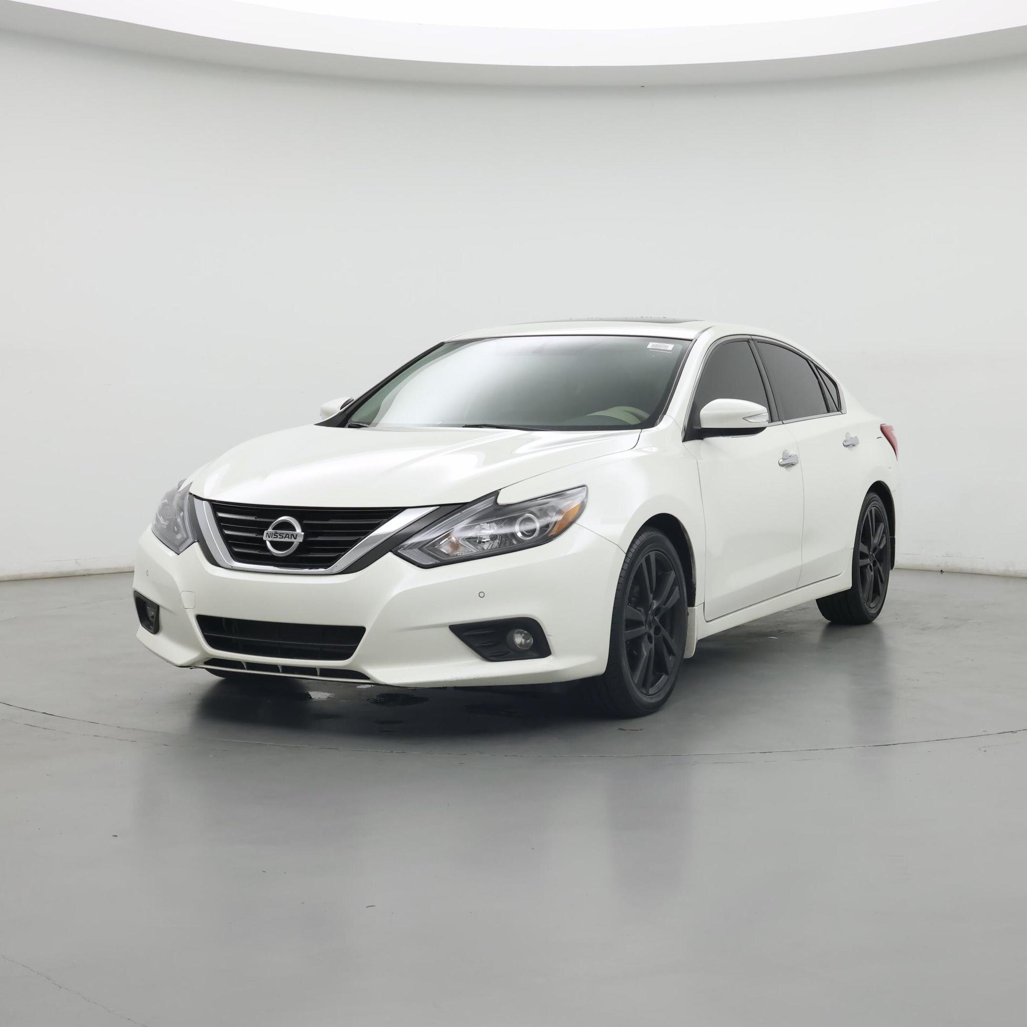 Thumbnail: 2016 Nissan Altima - 4