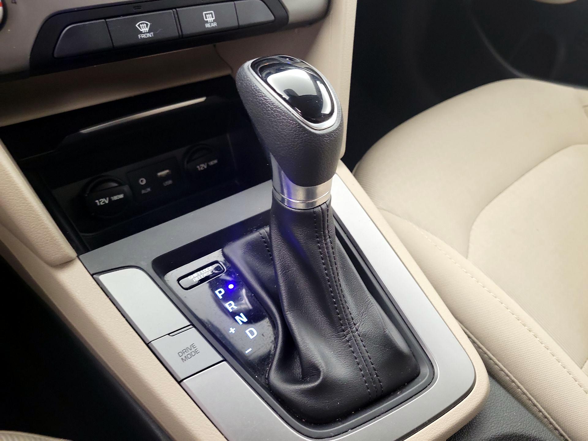 Thumbnail: 2018 Hyundai Elantra - 17
