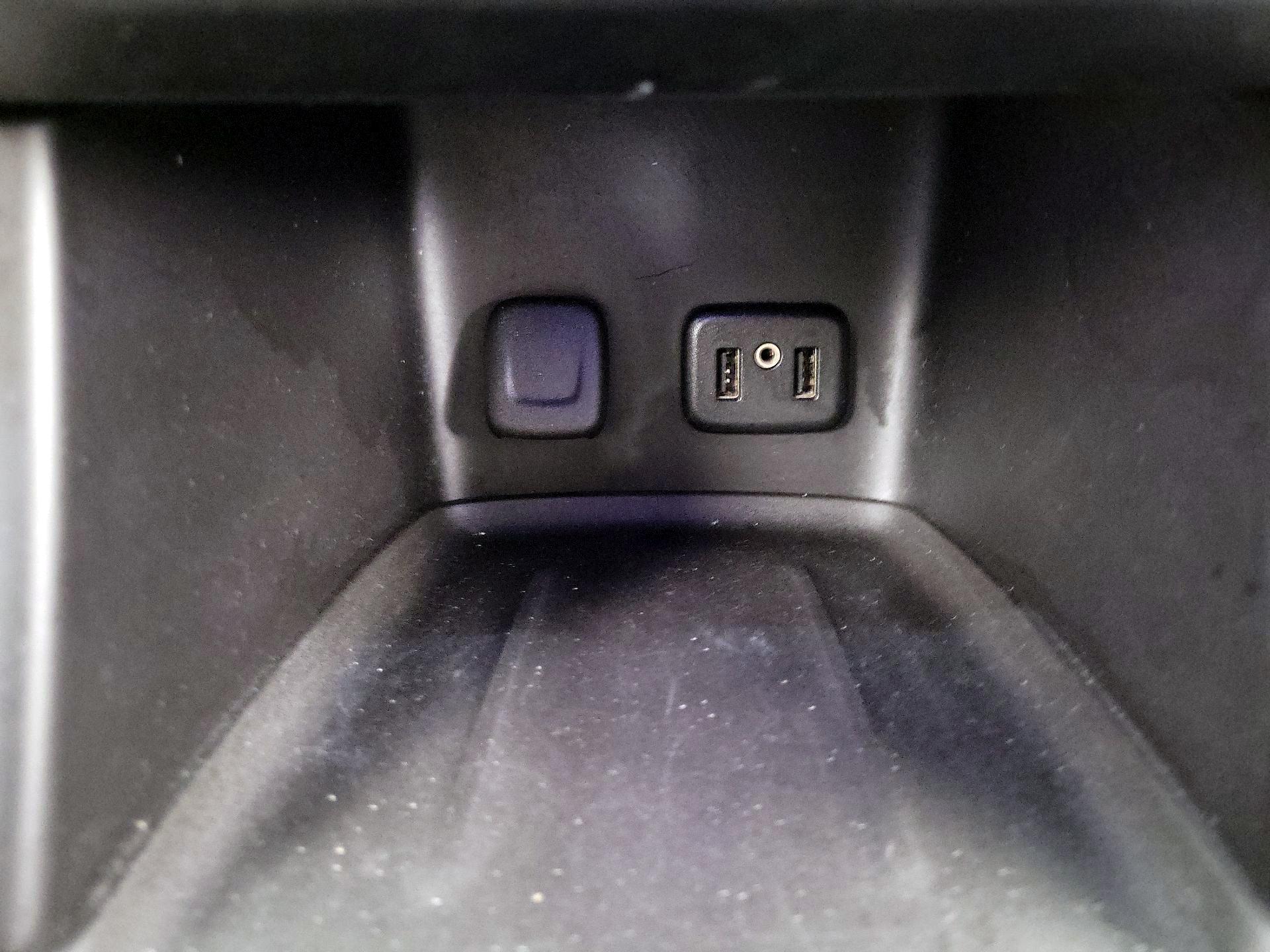 Thumbnail: 2017 GMC Acadia - 19