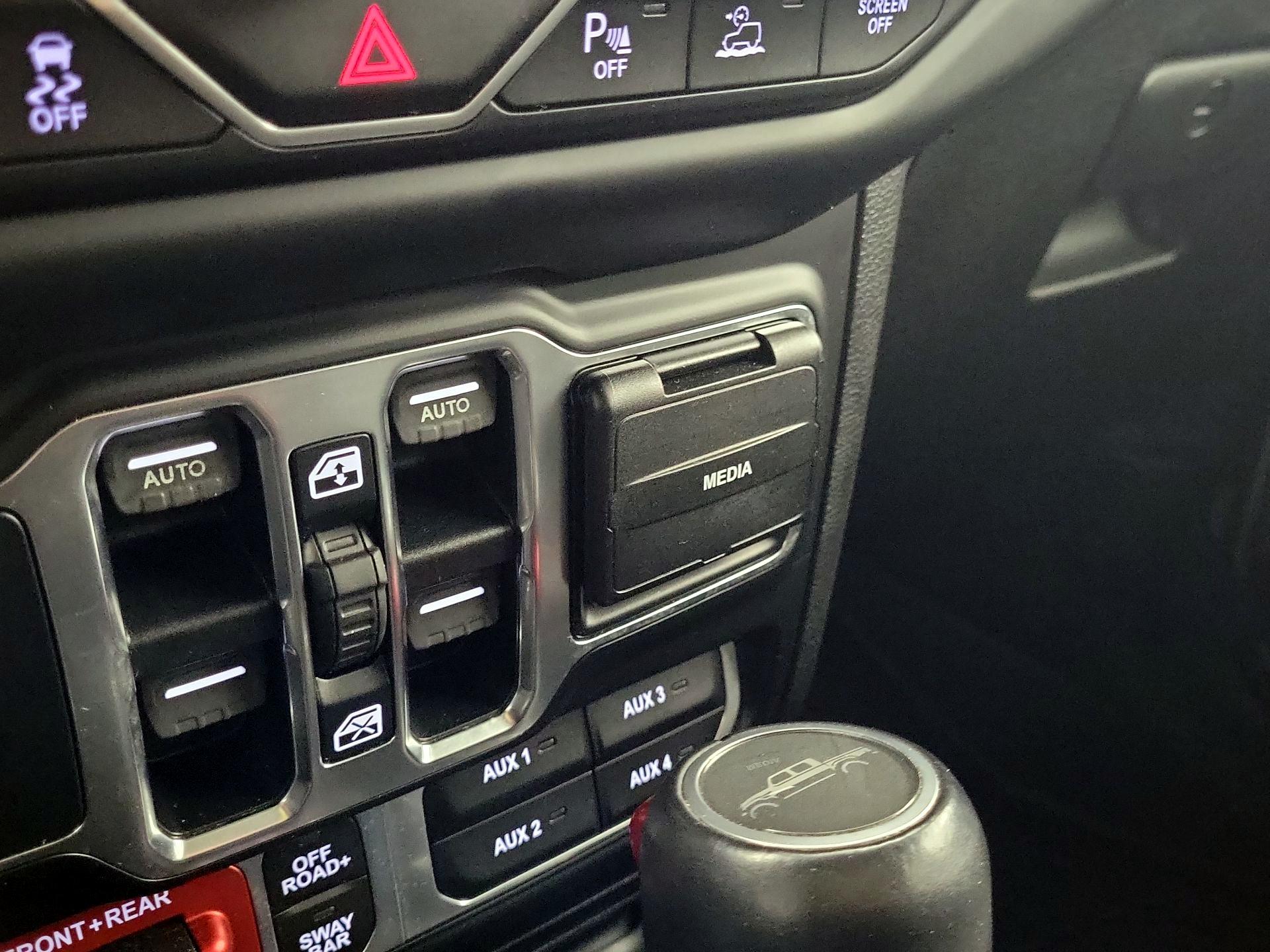 Thumbnail: 2020 Jeep Gladiator - 19