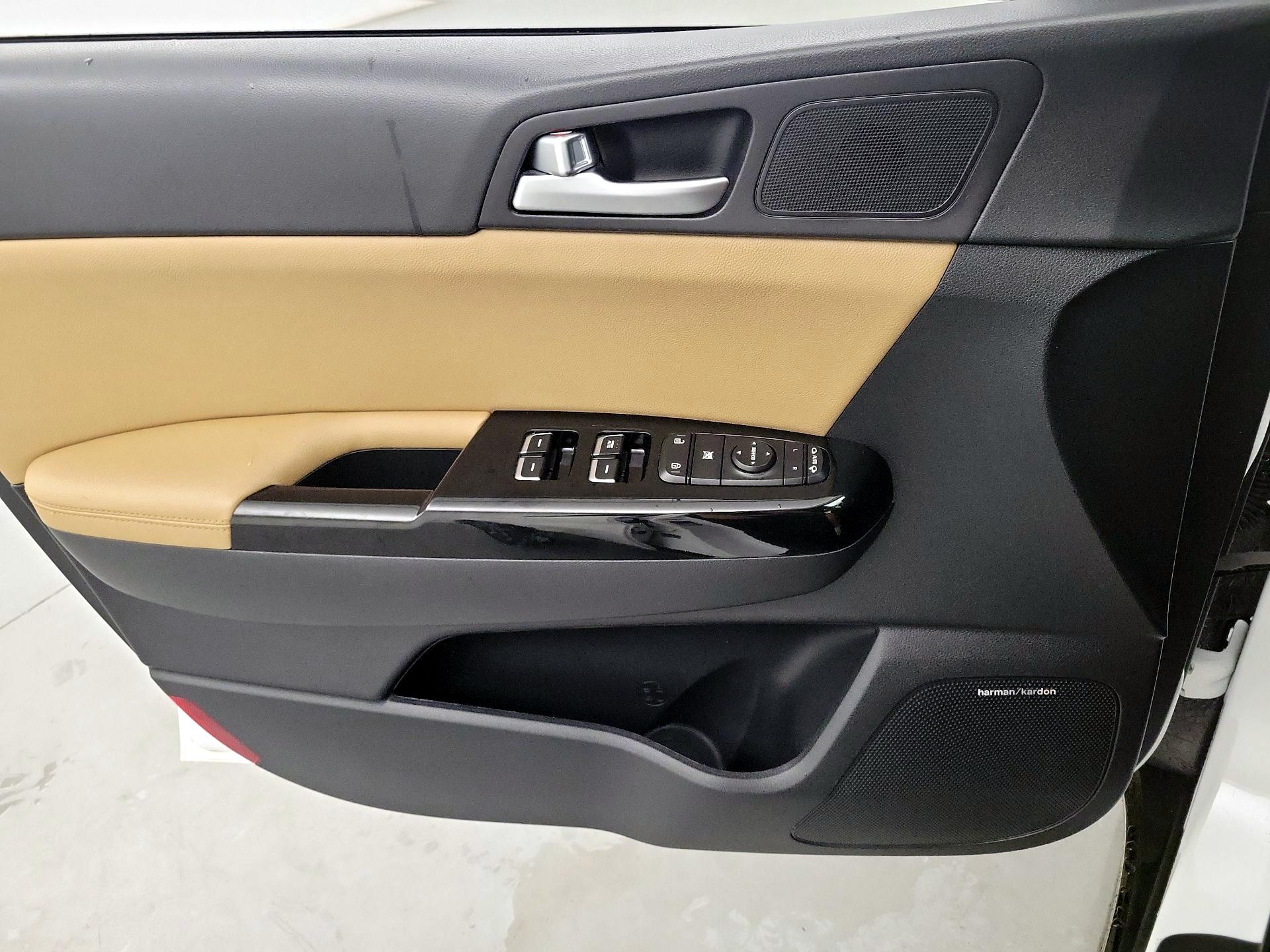 Thumbnail: 2020 Kia Sportage - 12