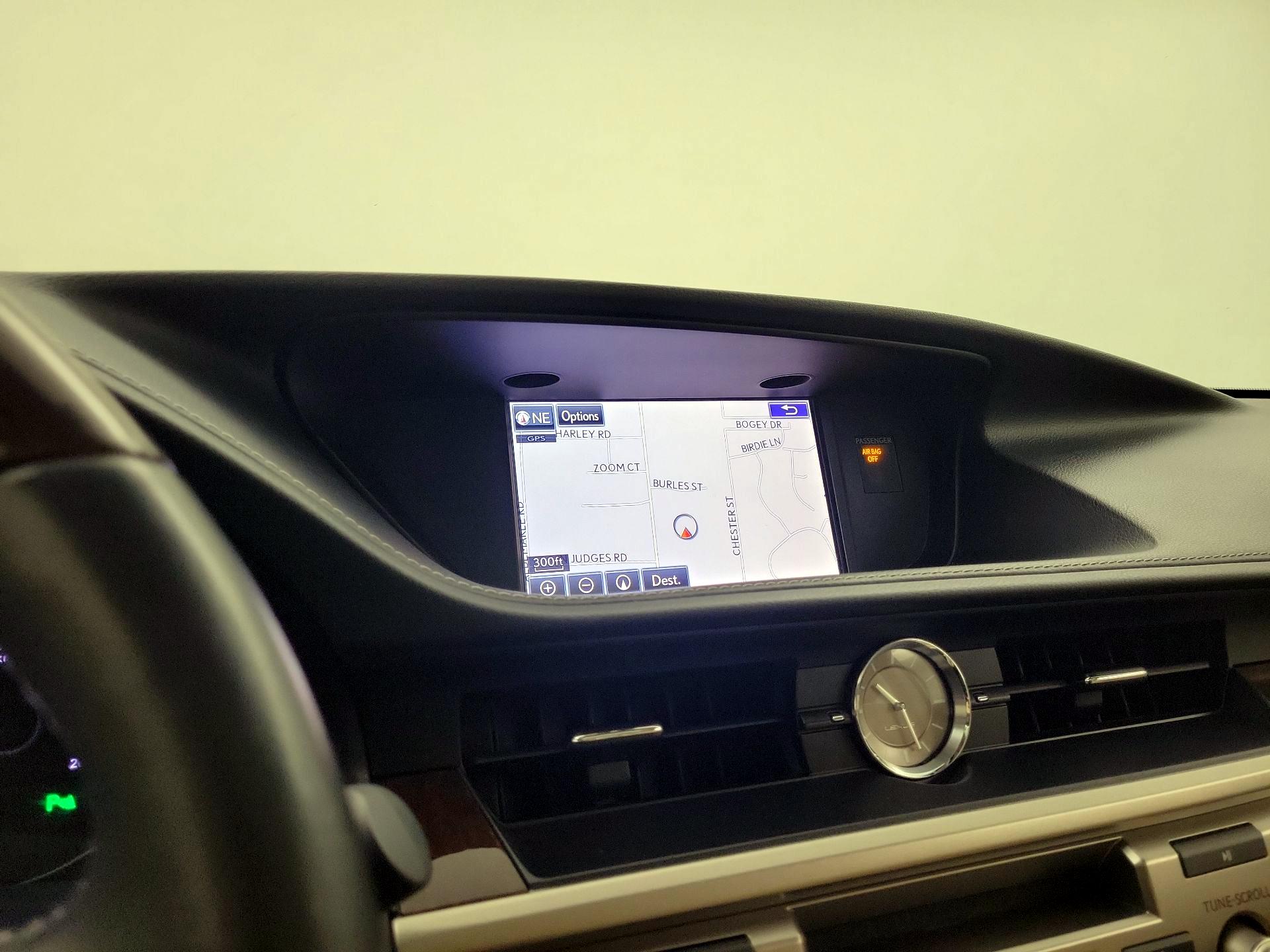 Thumbnail: 2015 Lexus ES - 14