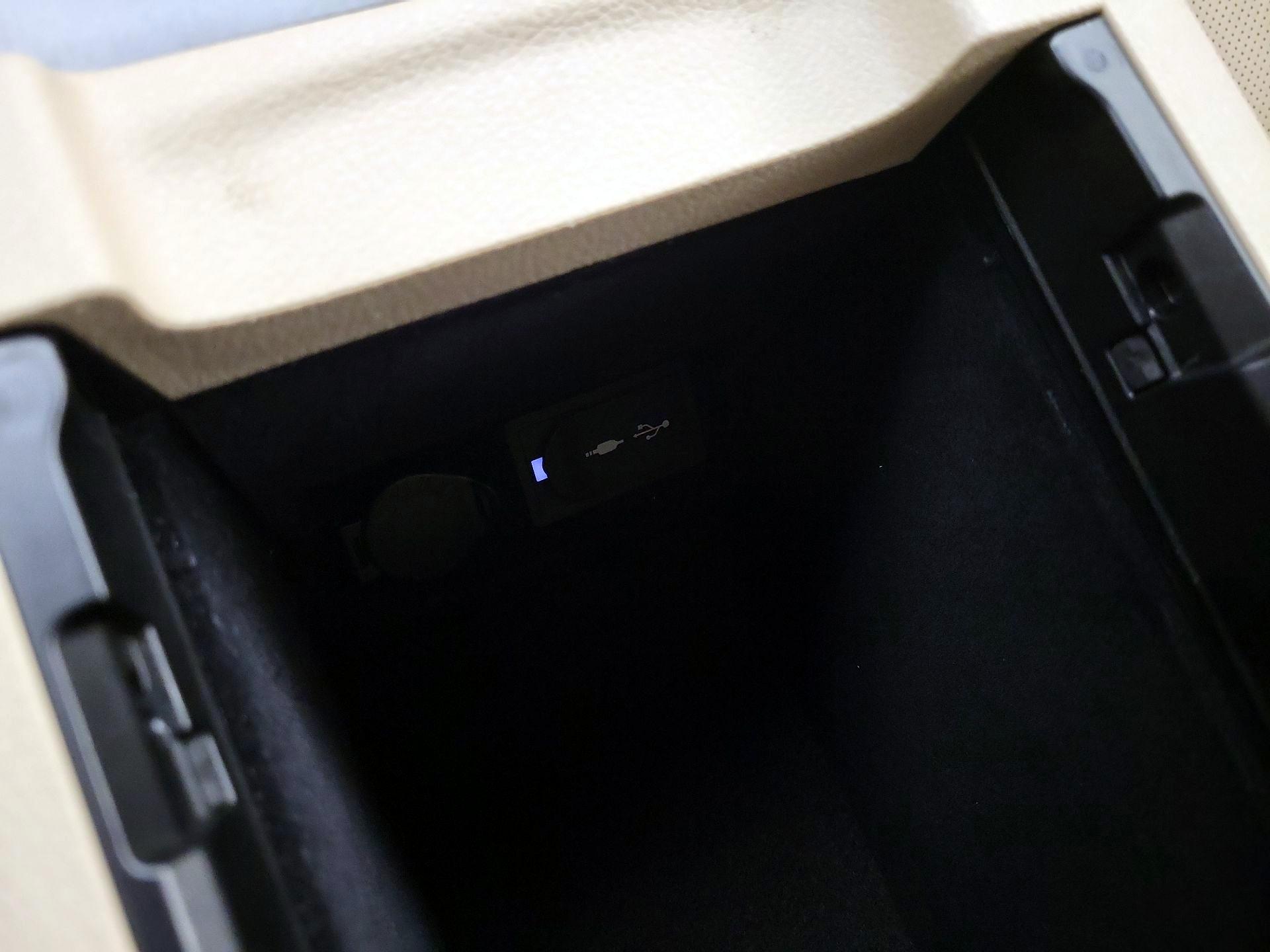 Thumbnail: 2015 Lexus ES - 19