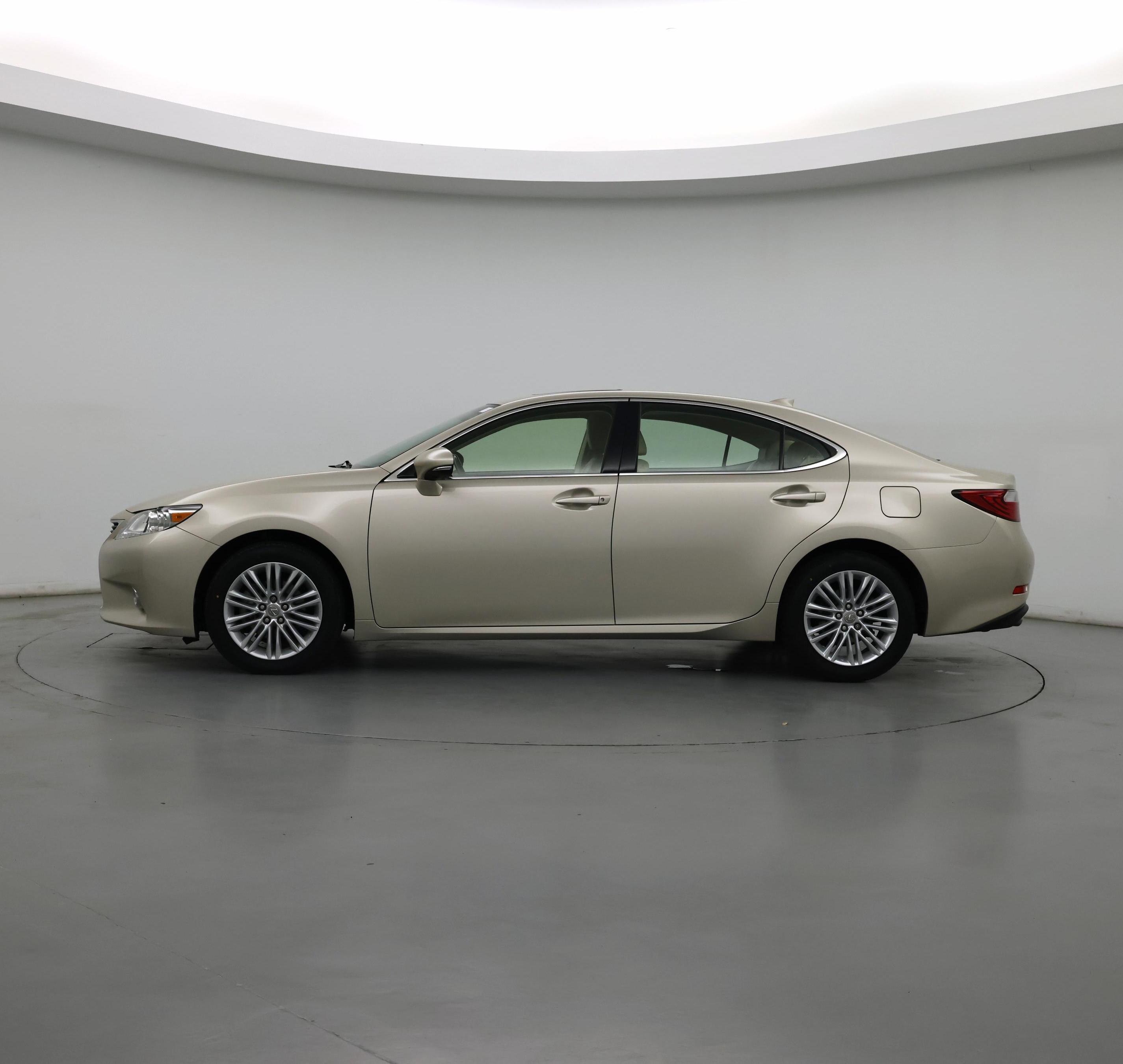 Thumbnail: 2015 Lexus ES - 3