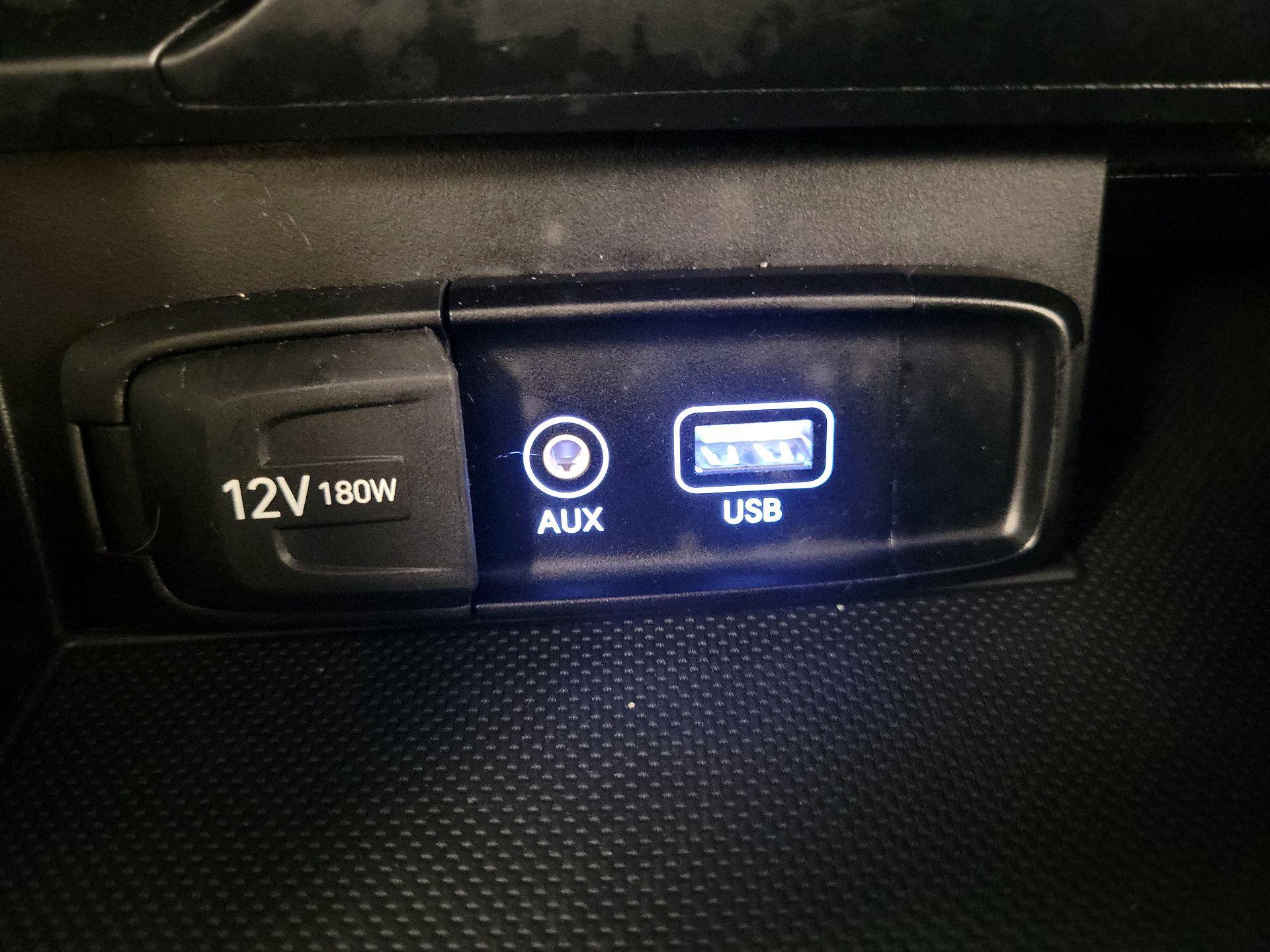 Thumbnail: 2019 Genesis G70 - 18