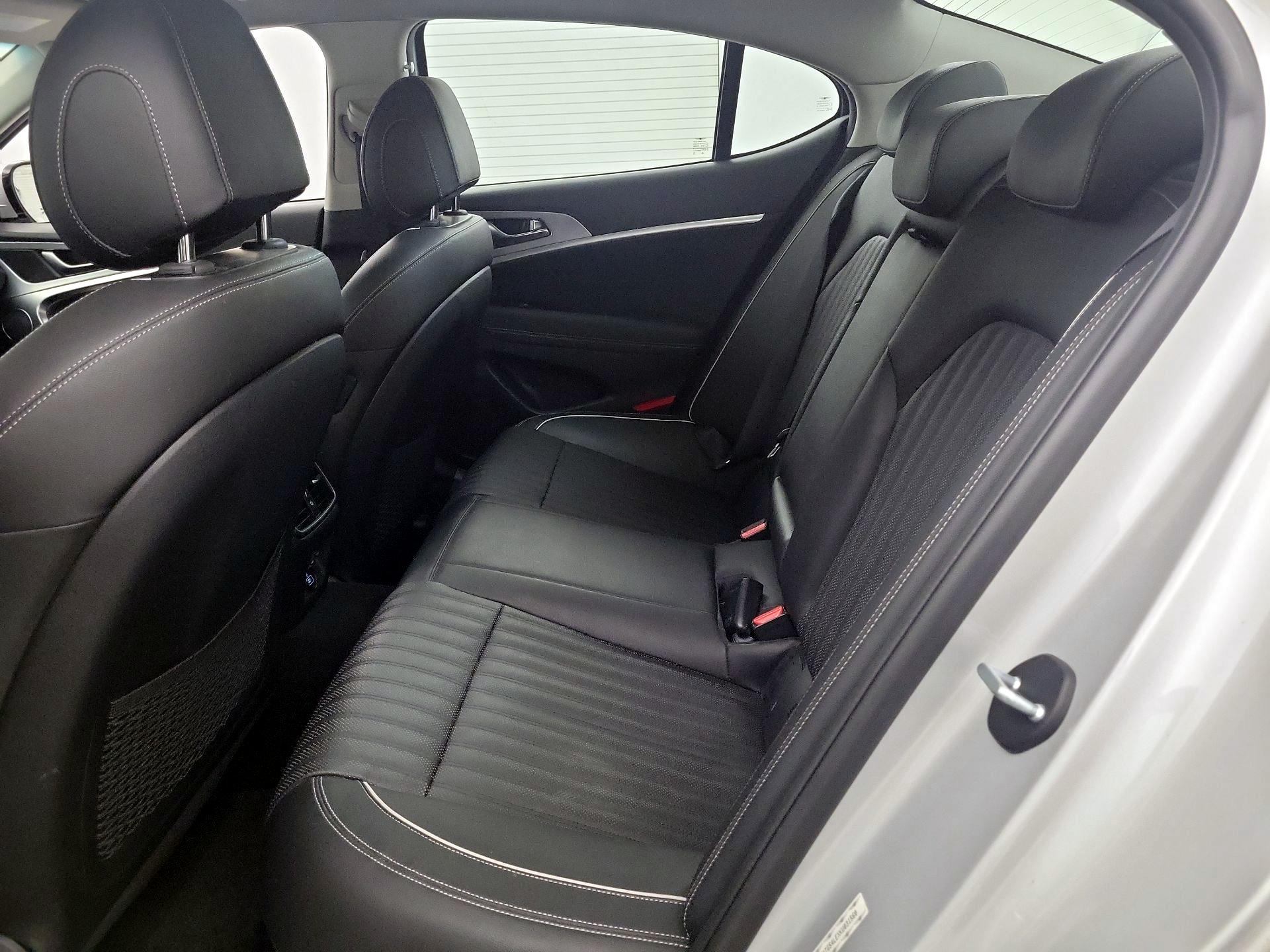 Thumbnail: 2019 Genesis G70 - 19