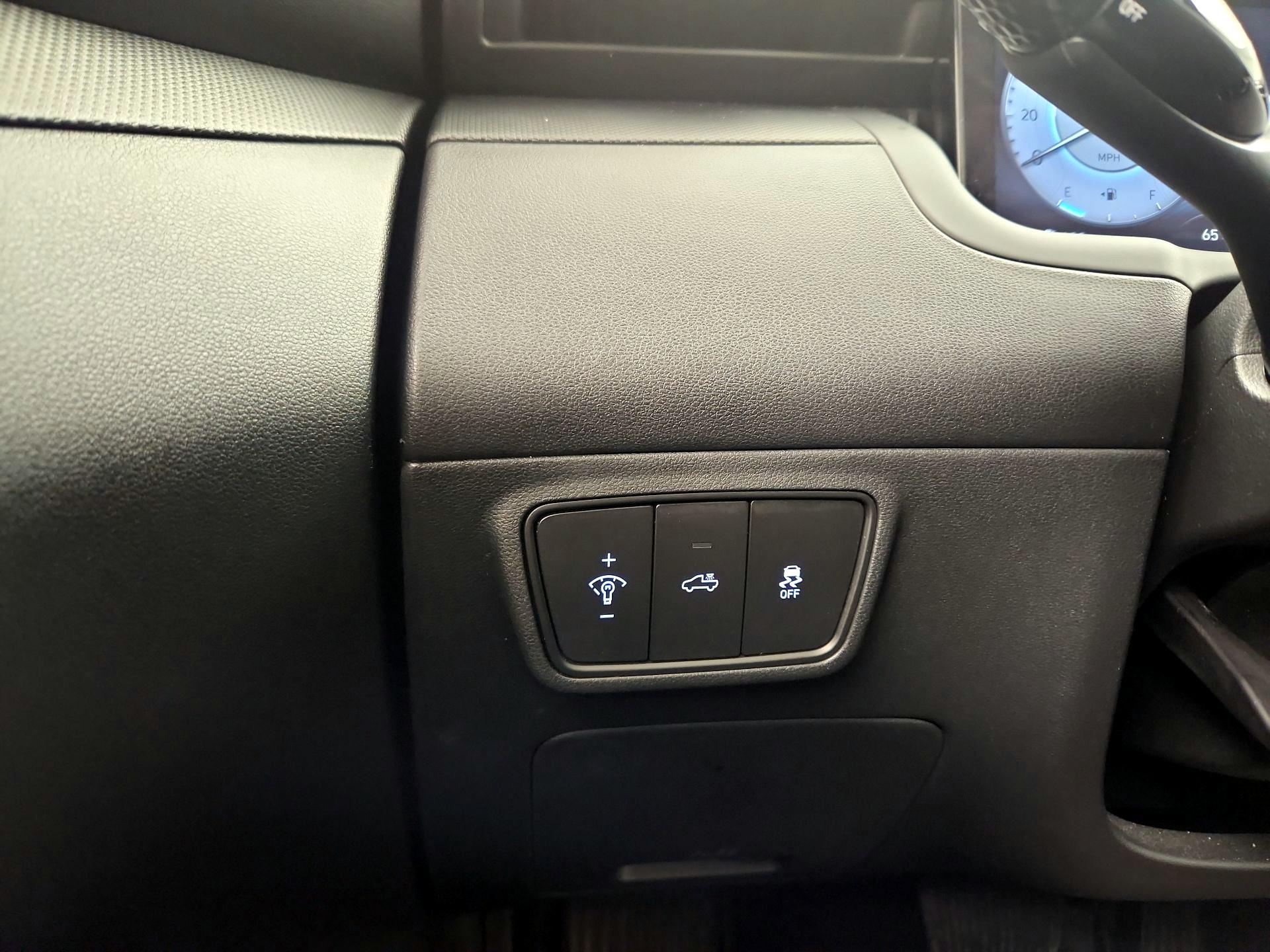 Thumbnail: 2023 Hyundai Santa Cruz - 13