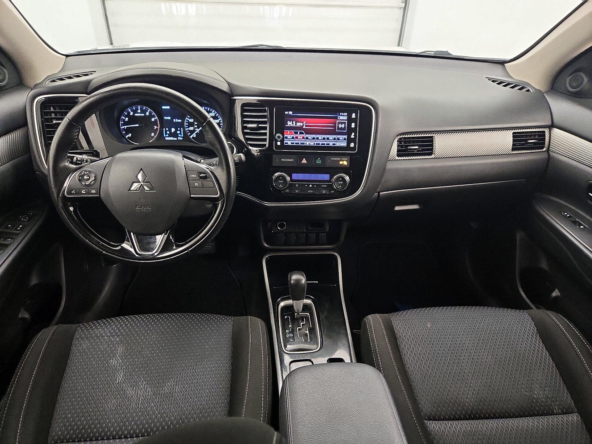 Thumbnail: 2018 Mitsubishi Outlander - 9