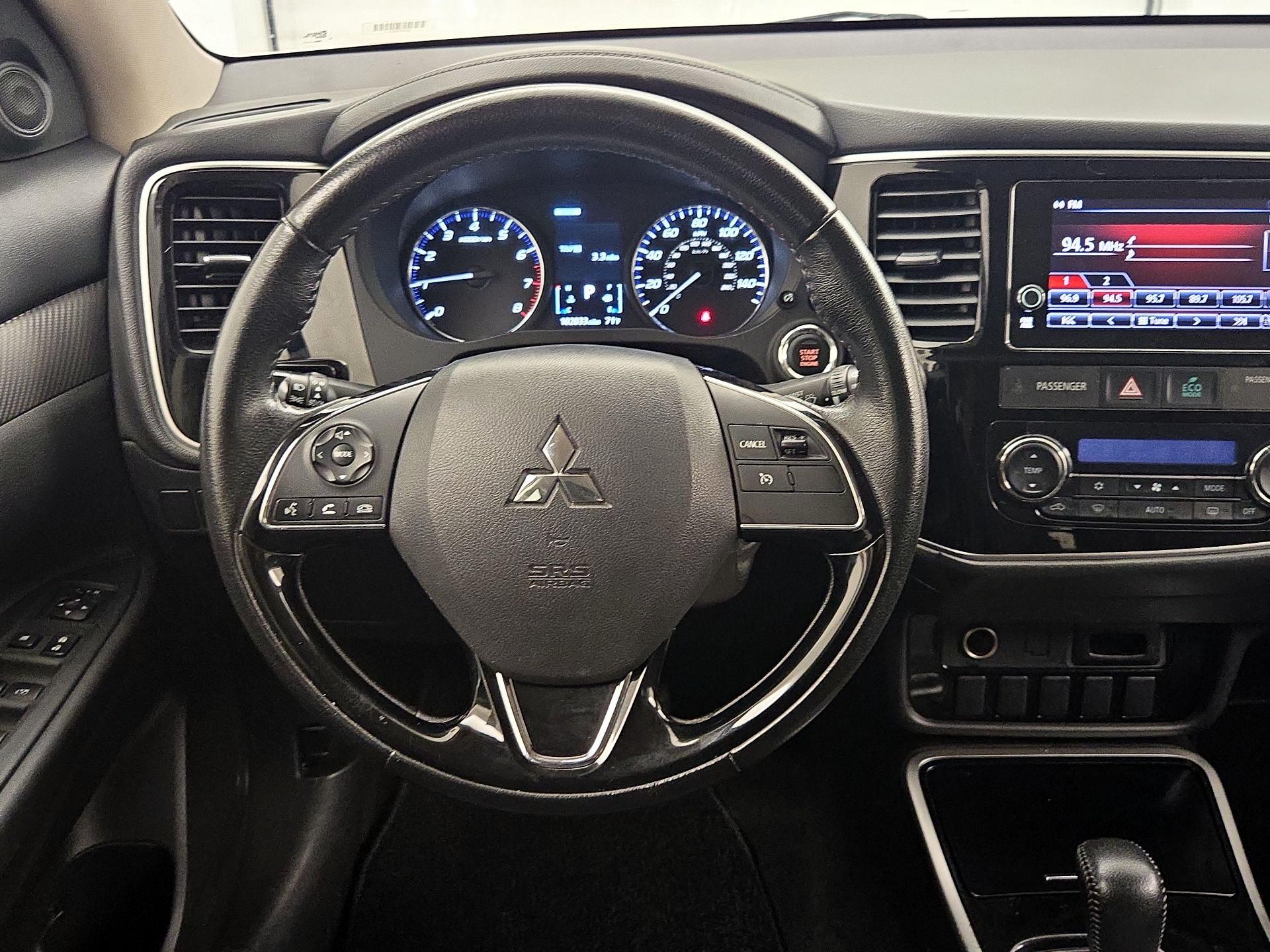 Thumbnail: 2018 Mitsubishi Outlander - 10