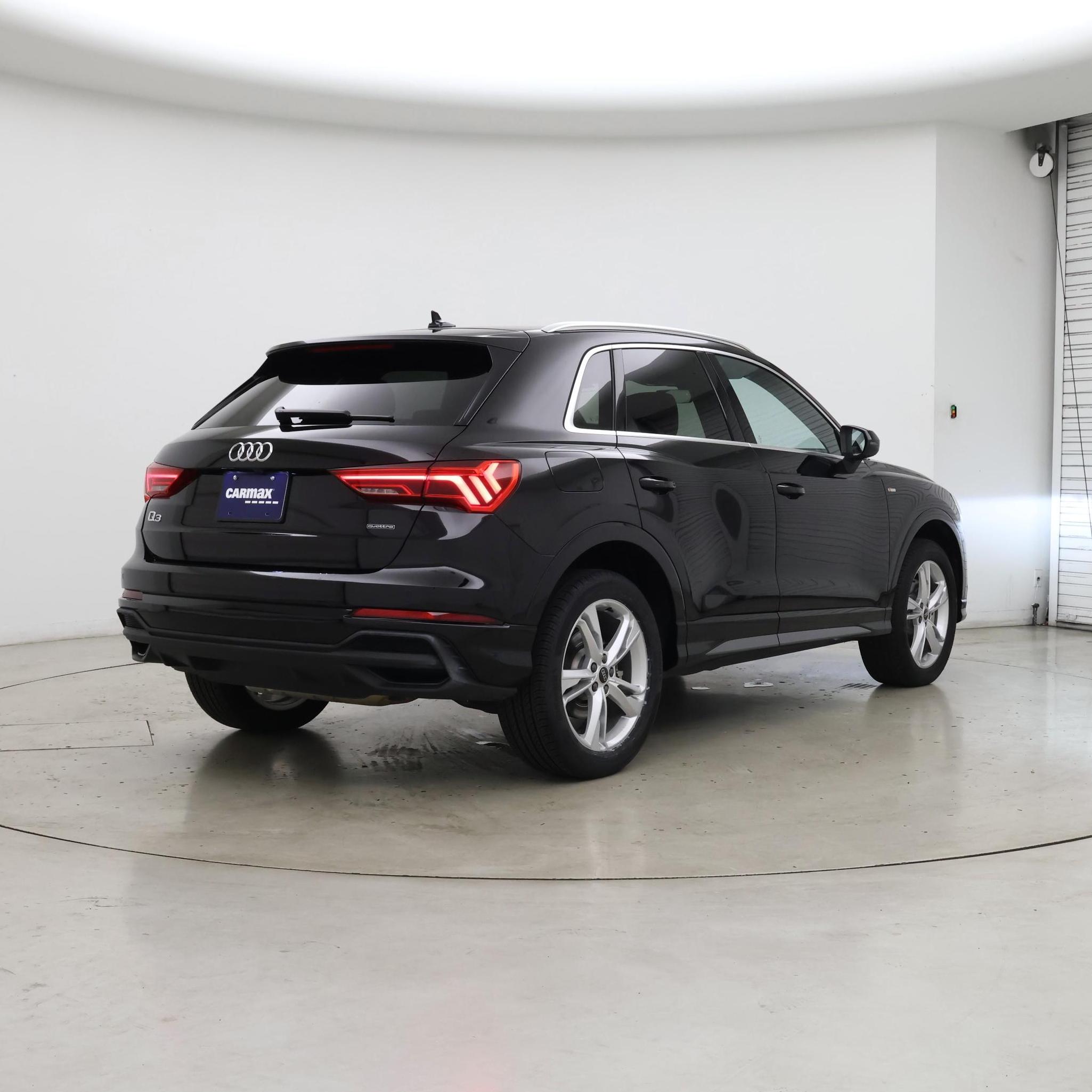 Thumbnail: 2024 Audi Q3 - 8