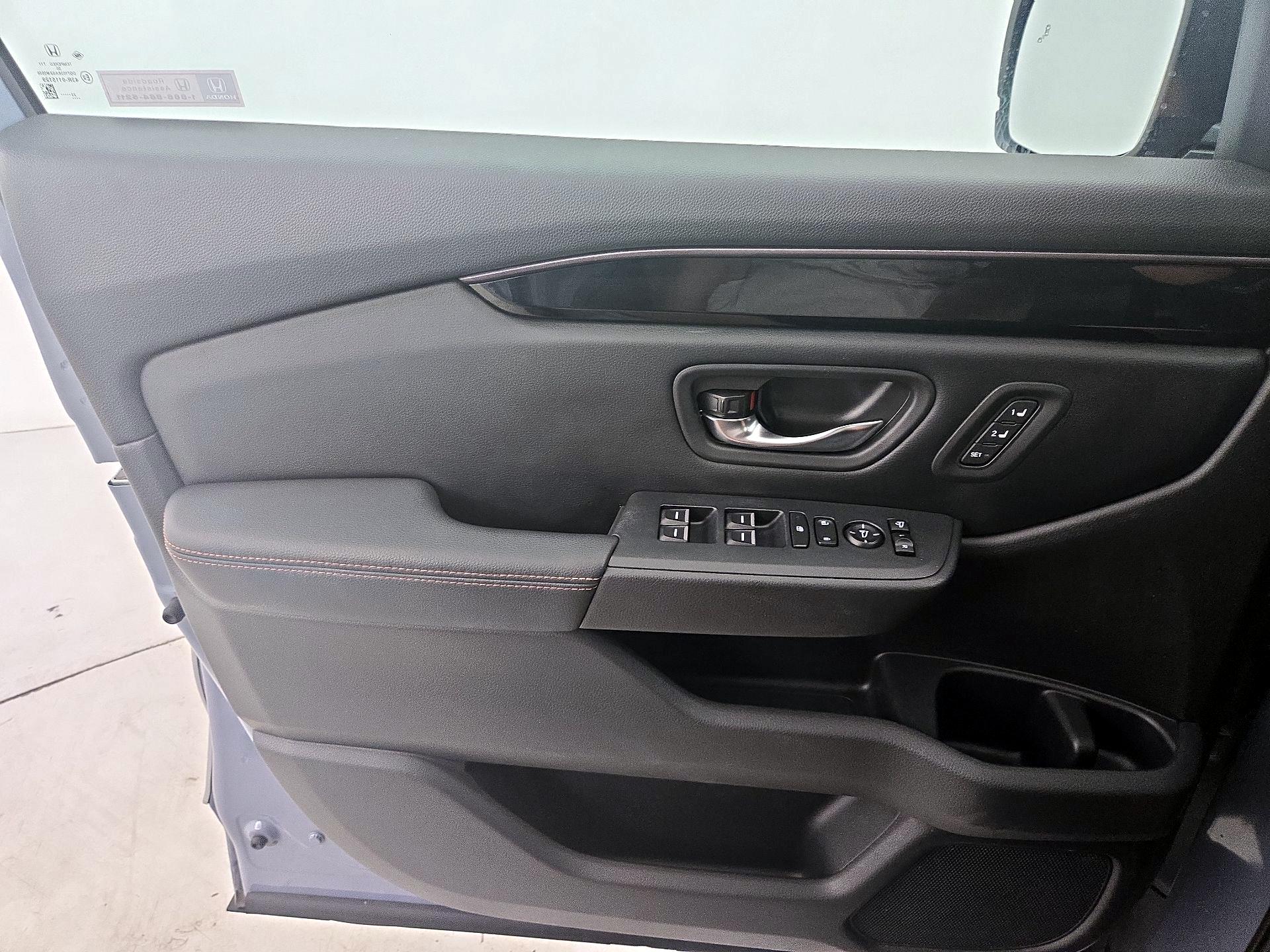 Thumbnail: 2024 Honda Pilot - 12