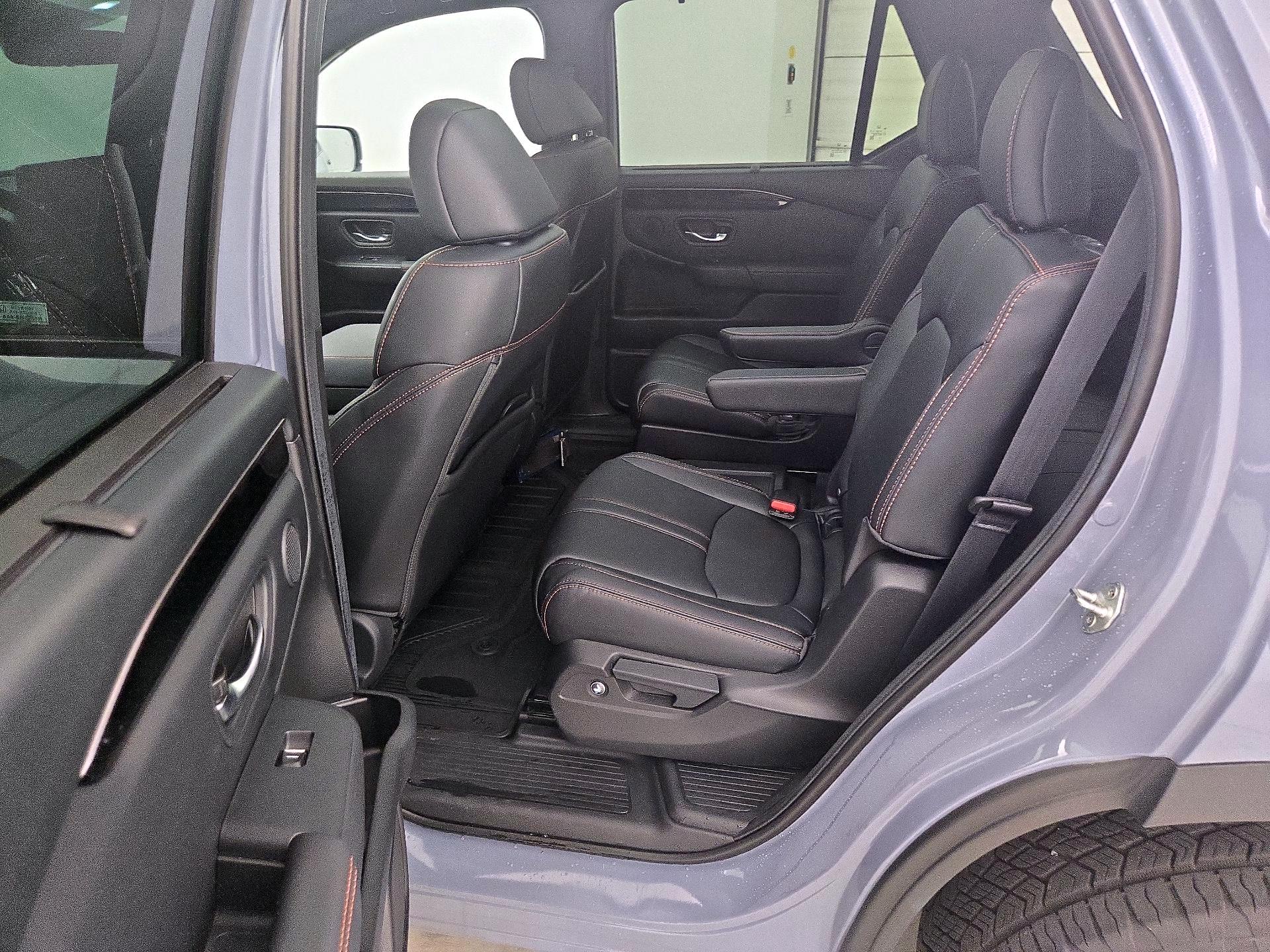 Thumbnail: 2024 Honda Pilot - 20