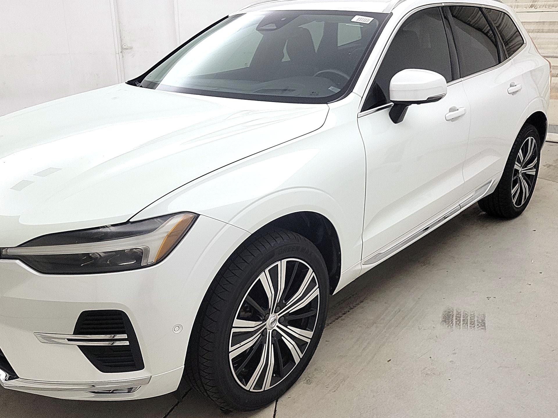 Thumbnail: 2022 Volvo XC60 - 3