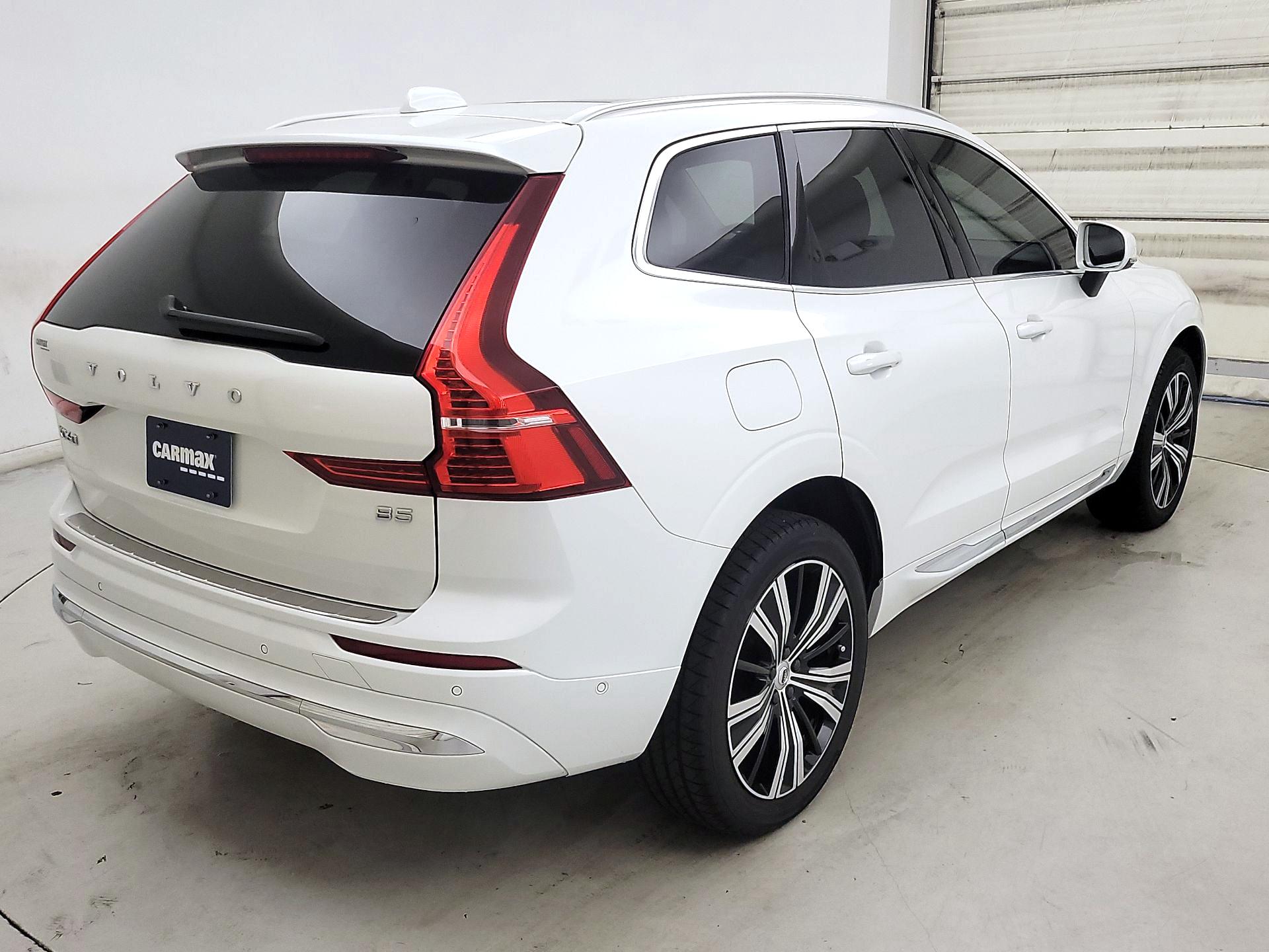 Thumbnail: 2022 Volvo XC60 - 5
