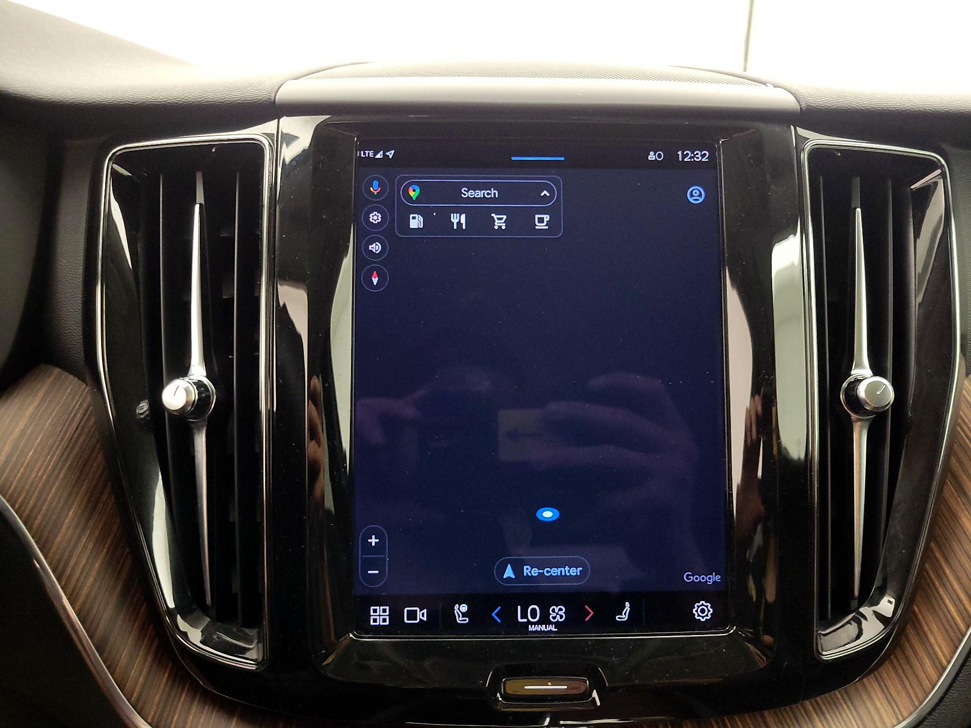 Thumbnail: 2022 Volvo XC60 - 14