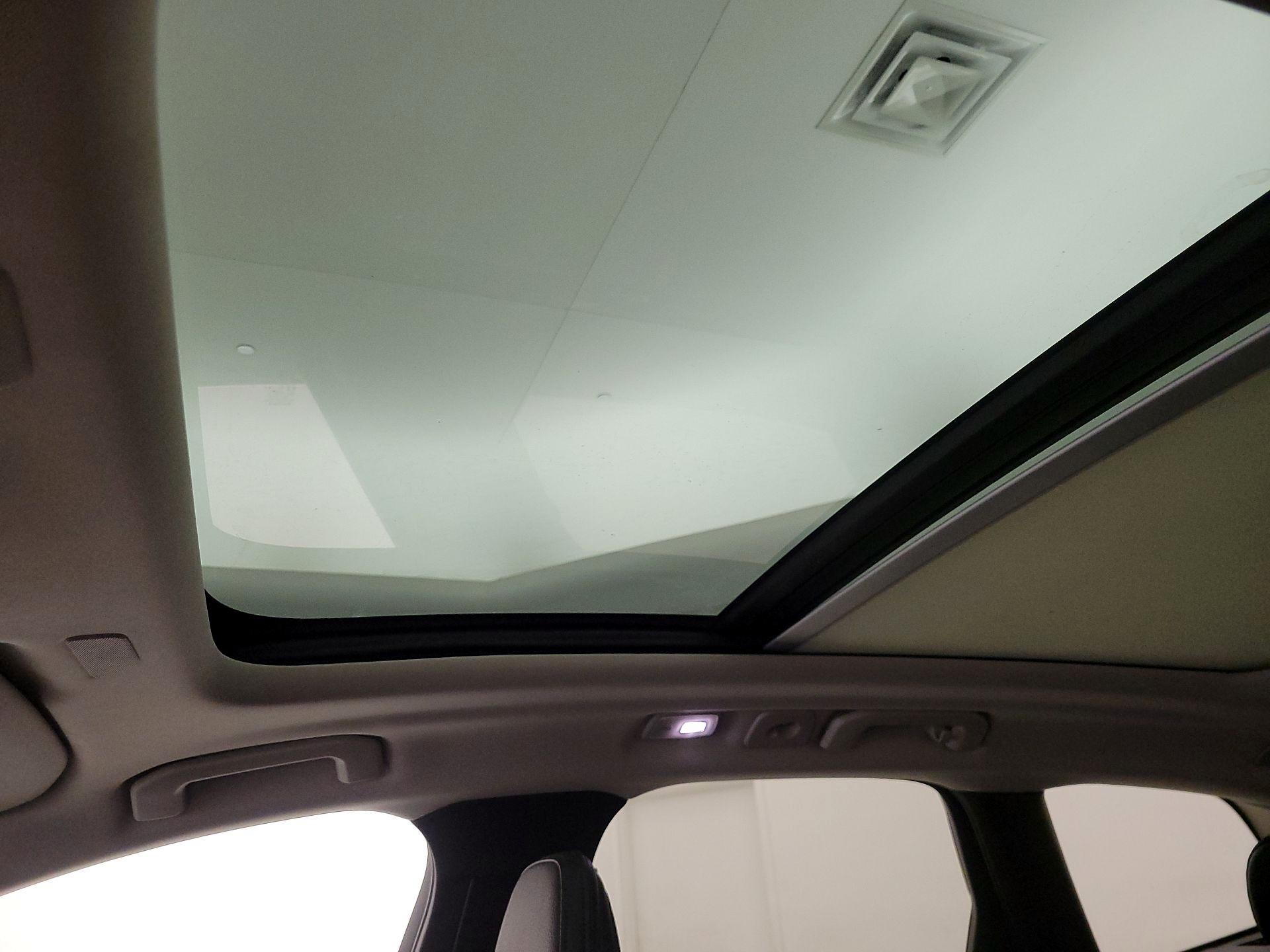 Thumbnail: 2022 Volvo XC60 - 20