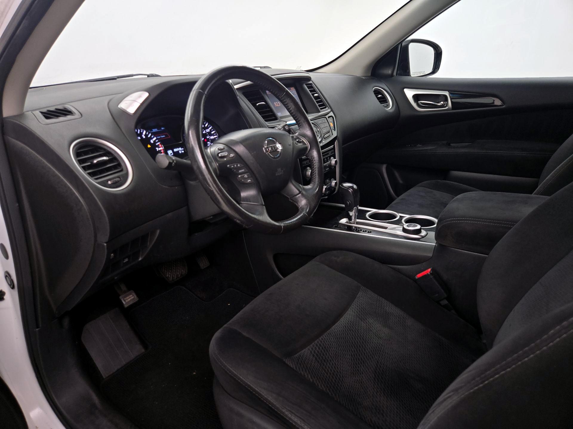 Thumbnail: 2013 Nissan Pathfinder - 11