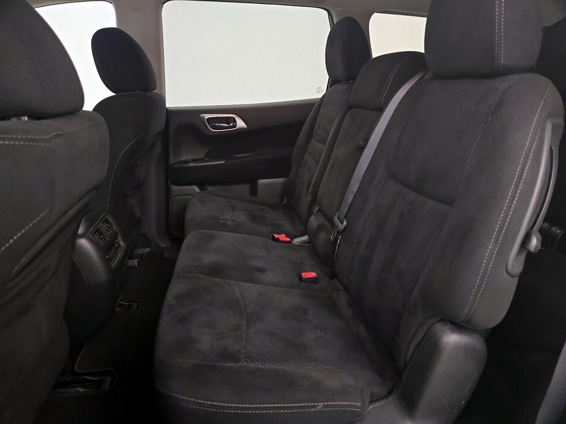 Thumbnail: 2013 Nissan Pathfinder - 19