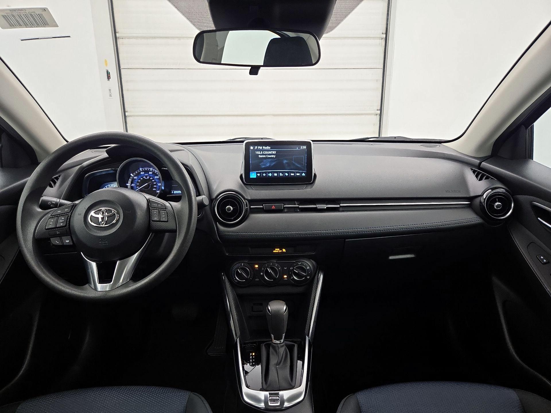 Thumbnail: 2017 Toyota Yaris iA - 9