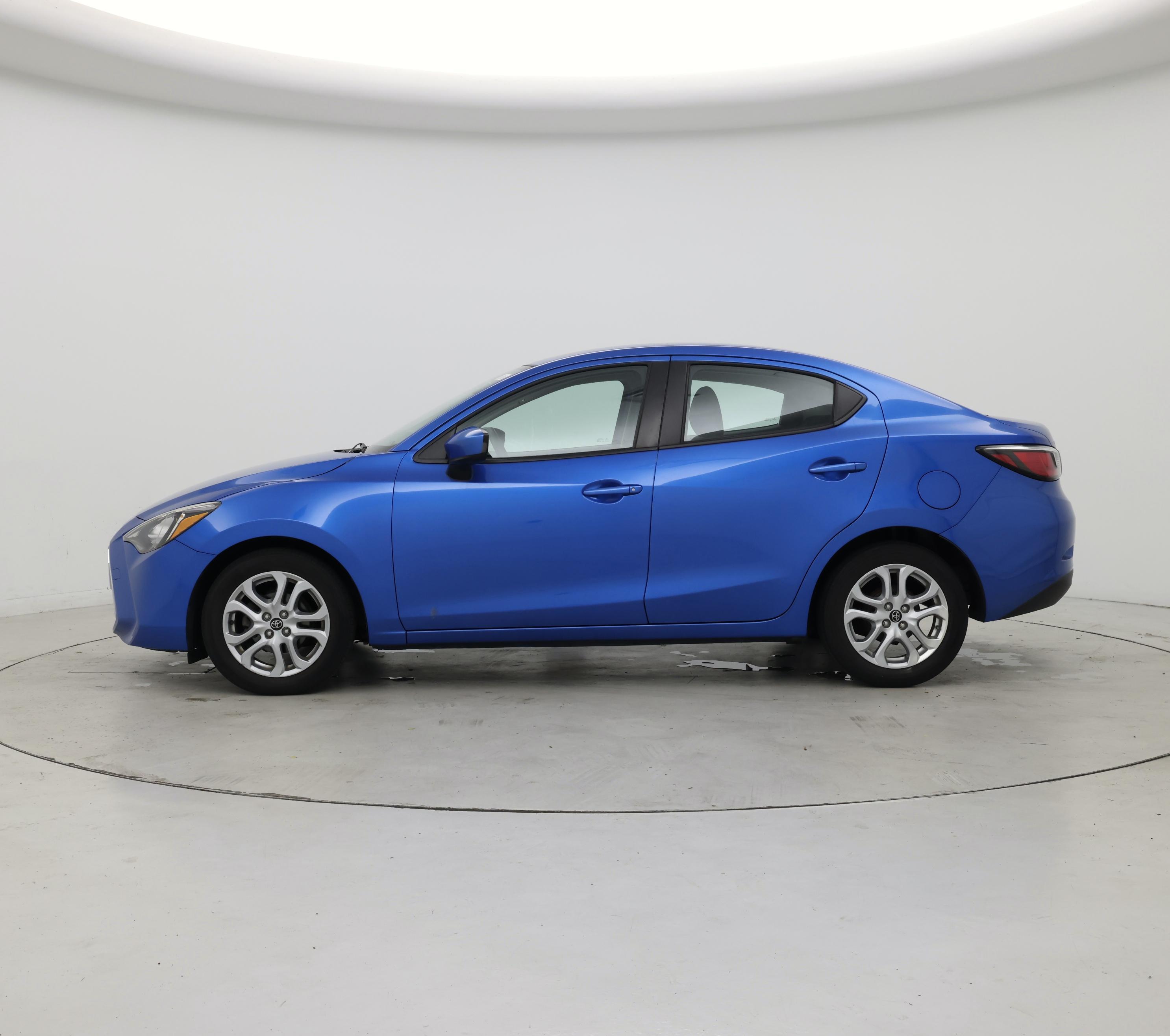 Thumbnail: 2017 Toyota Yaris iA - 3
