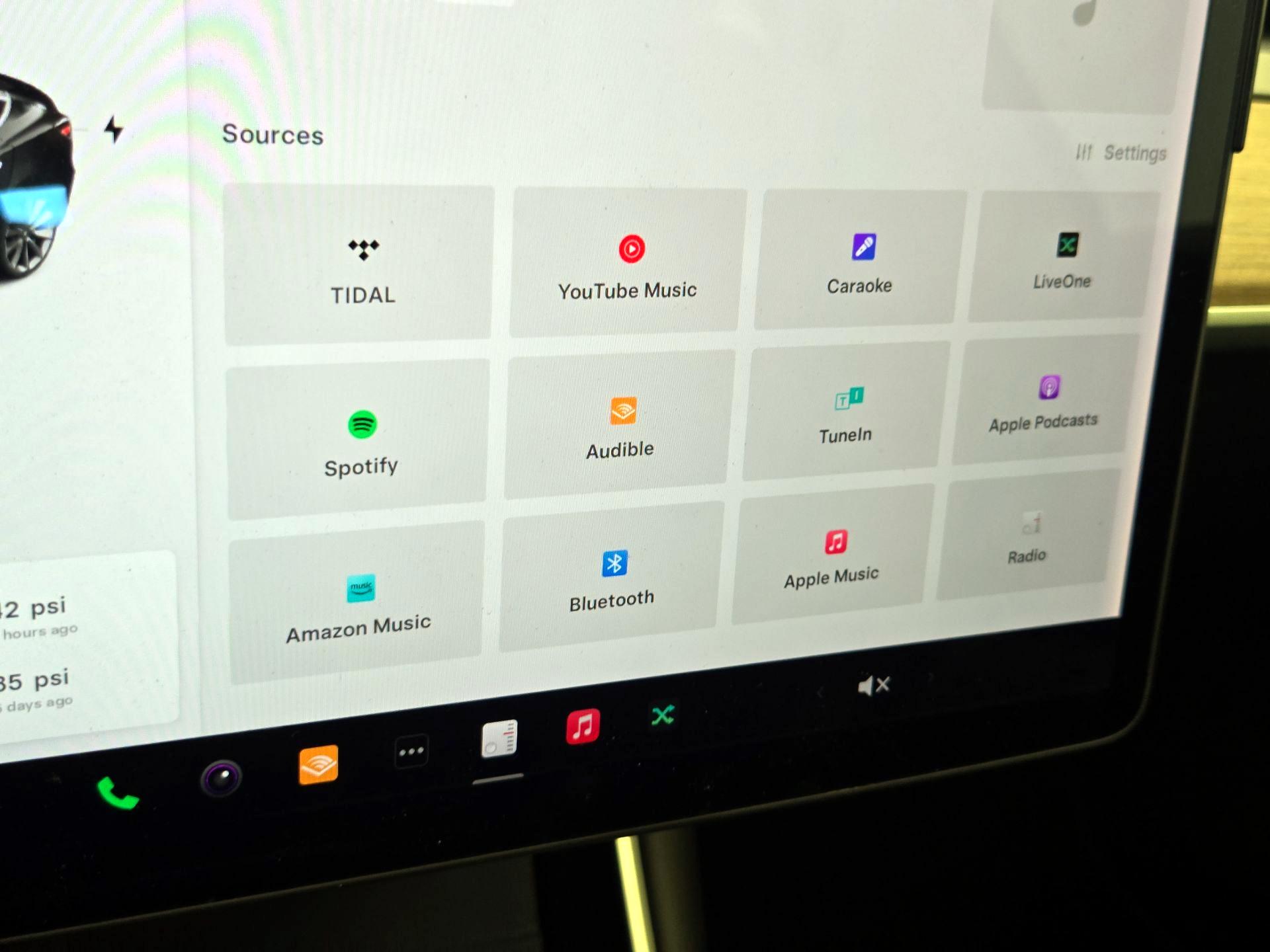 Thumbnail: 2020 Tesla Model 3 - 15
