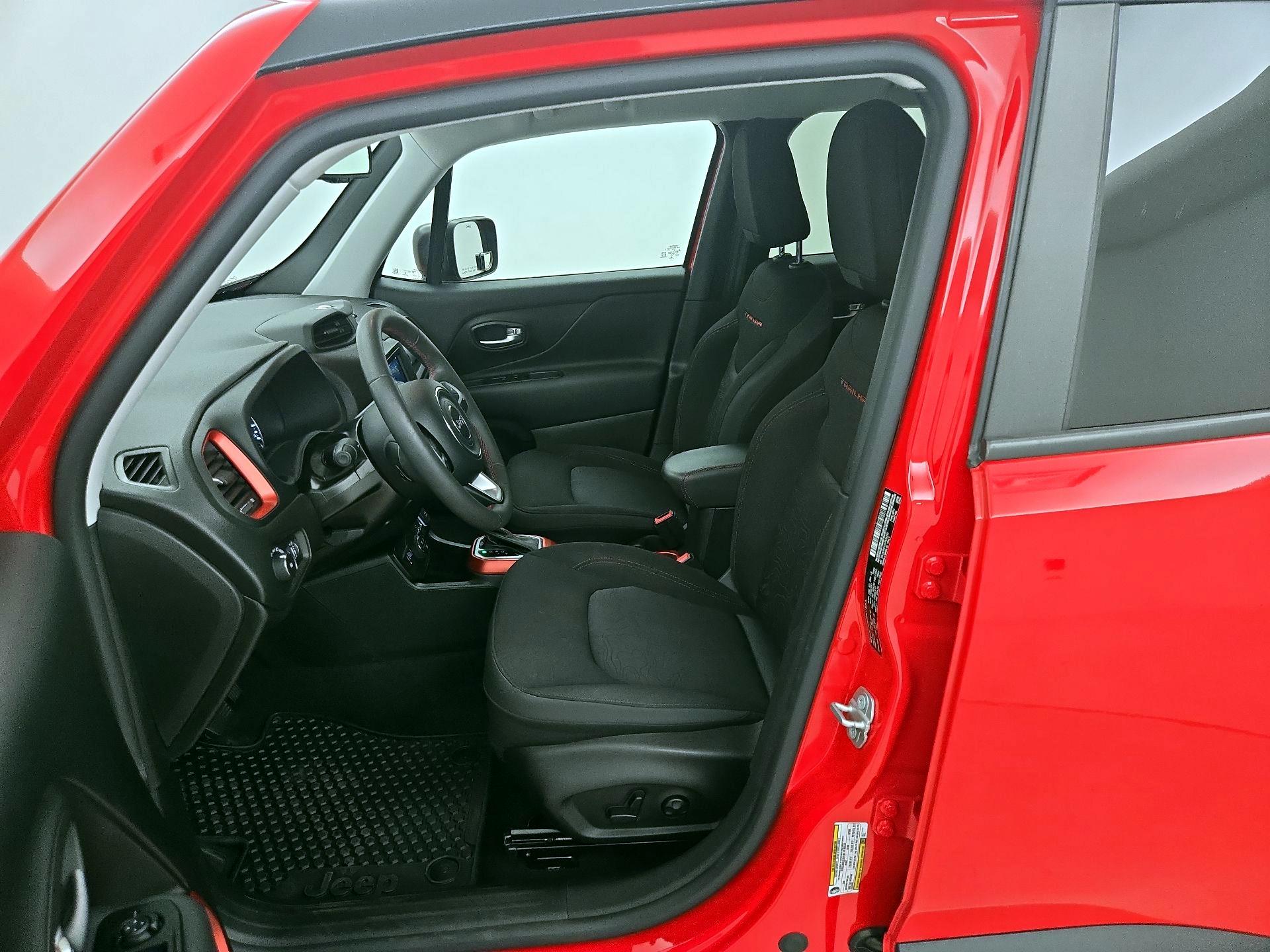 Thumbnail: 2020 Jeep Renegade - 11