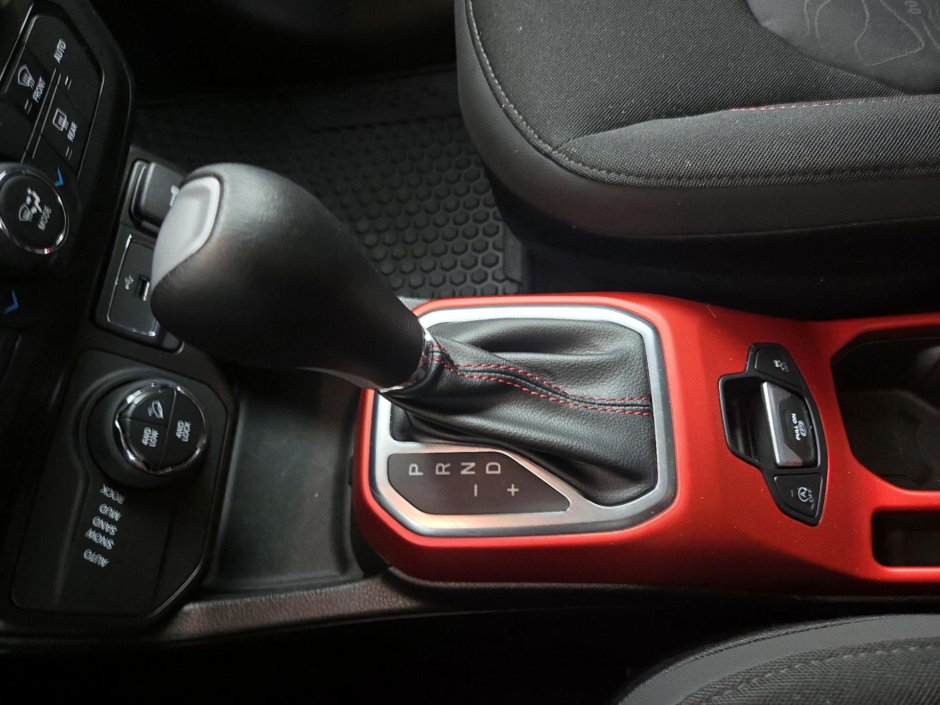 Thumbnail: 2020 Jeep Renegade - 17