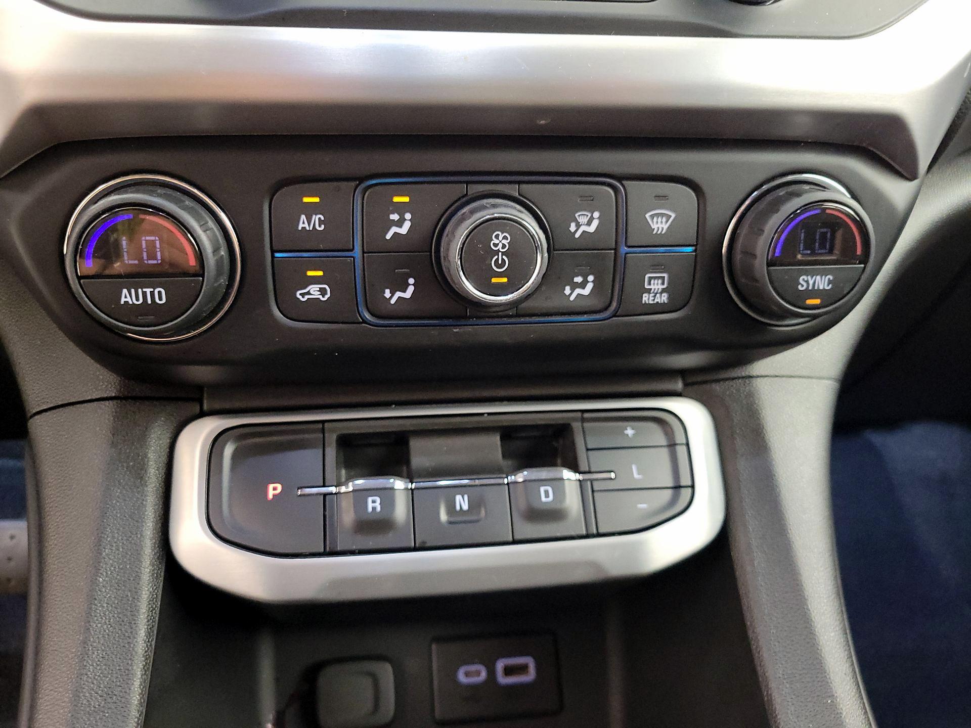 Thumbnail: 2022 GMC Acadia - 16