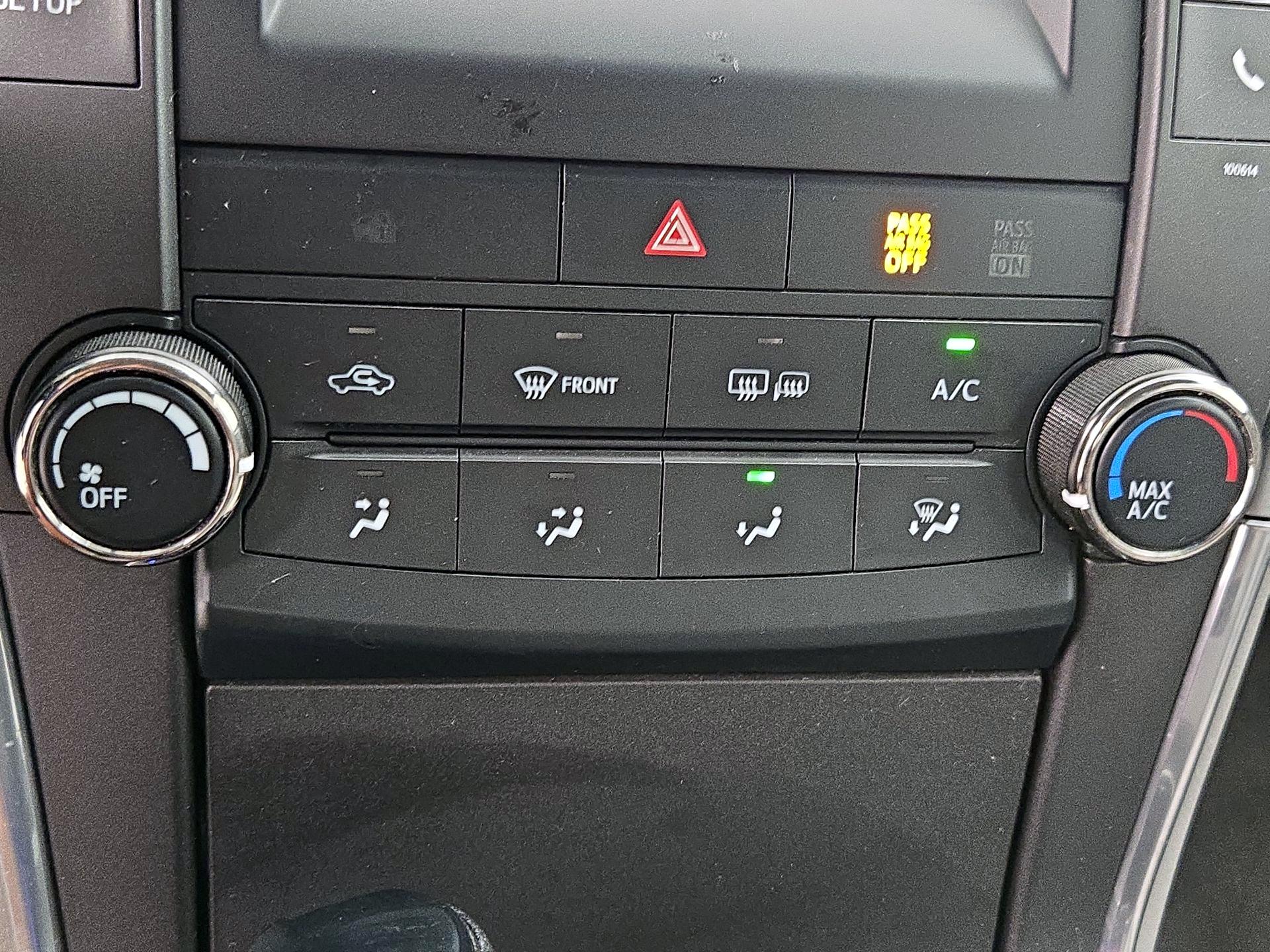 Thumbnail: 2016 Toyota Camry - 16