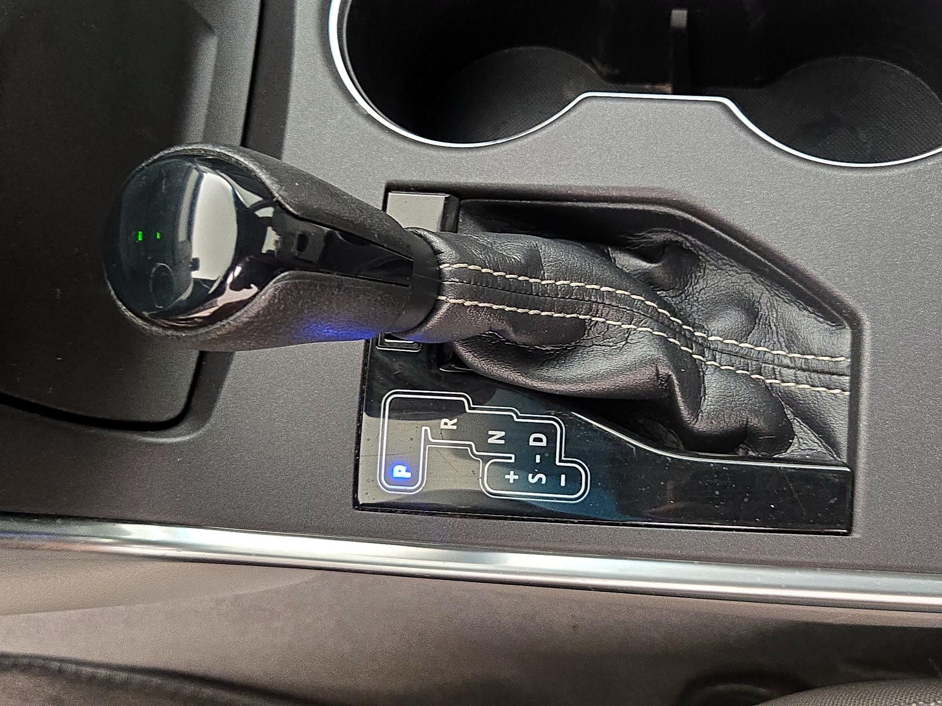 Thumbnail: 2016 Toyota Camry - 17