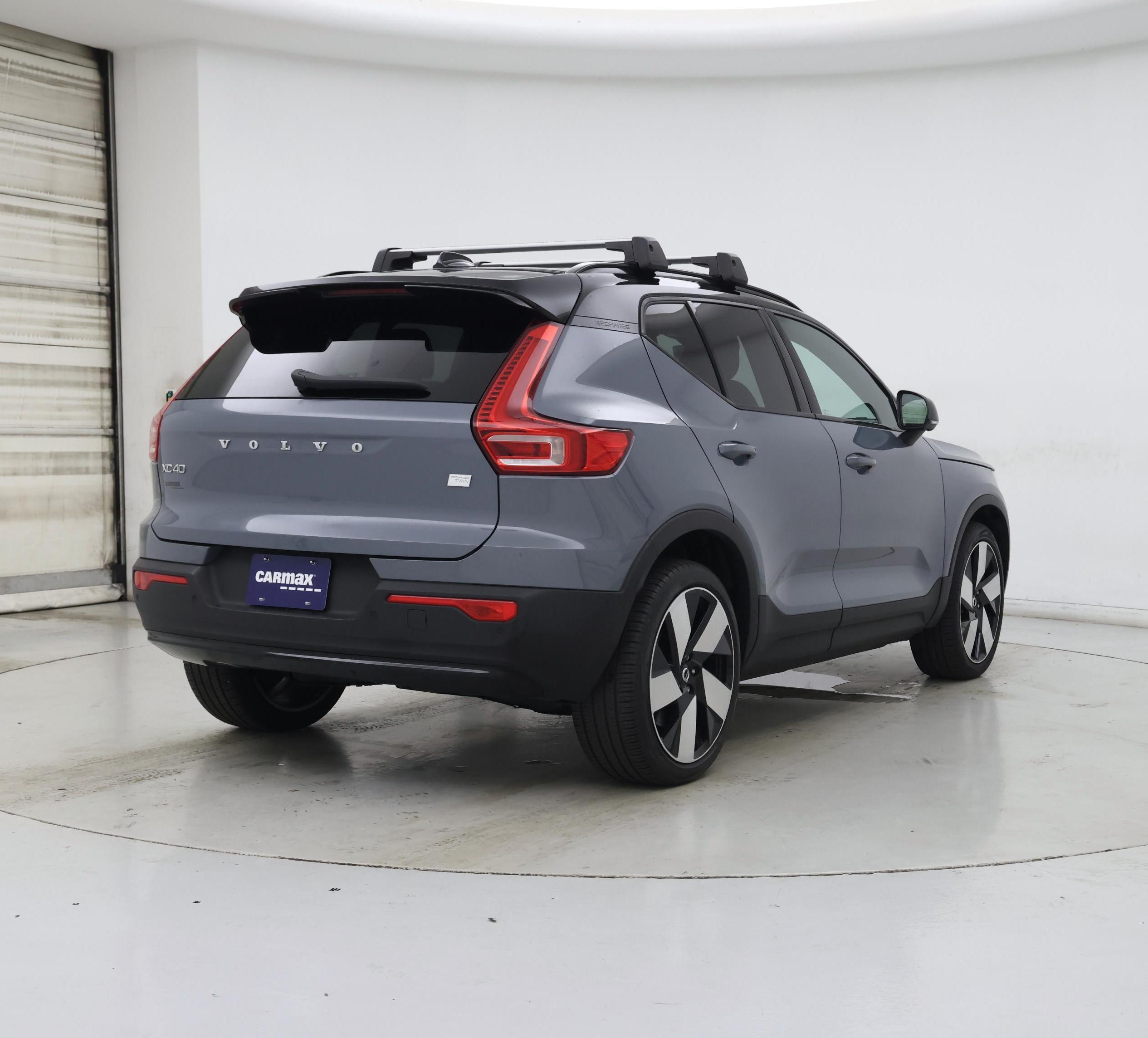 Thumbnail: 2023 Volvo XC40 - 8
